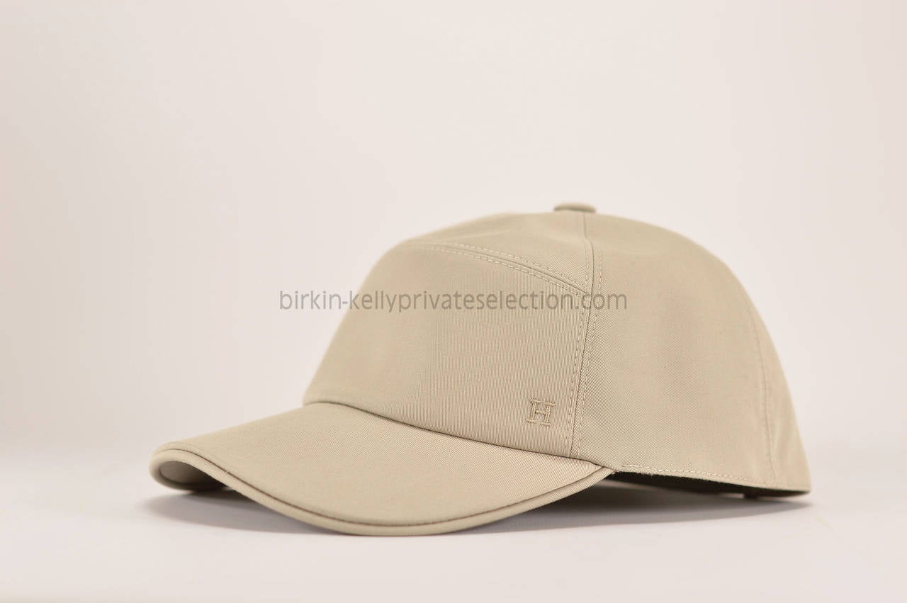 HERMES cap H JUMP 1 BRODERIE H SERGE DE COTTON LIN 59 SABLE 2015.

 Pre-owned and never used.

Bought it in hermes store in 2015.

Size; 59

Color; SABLE

Model; JUMP

Details:
*Protective felt removed for purposes of photography