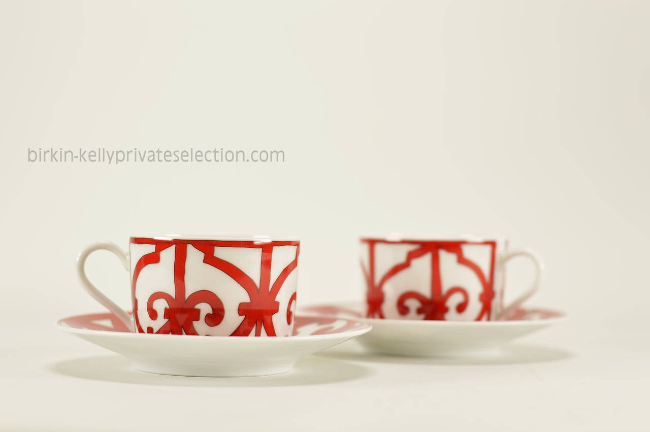 Hermes GUADALQUIVIR Tea Cup and Saucer set Red 2015.

Pre-owned and never used

Bought it in hermès store in 2015.

Model;:Guadalquivir.

Color: Red.

Set including;

-2 Cups of tea.

-2 Plate tea.

-Original Invoice.

-Shipment