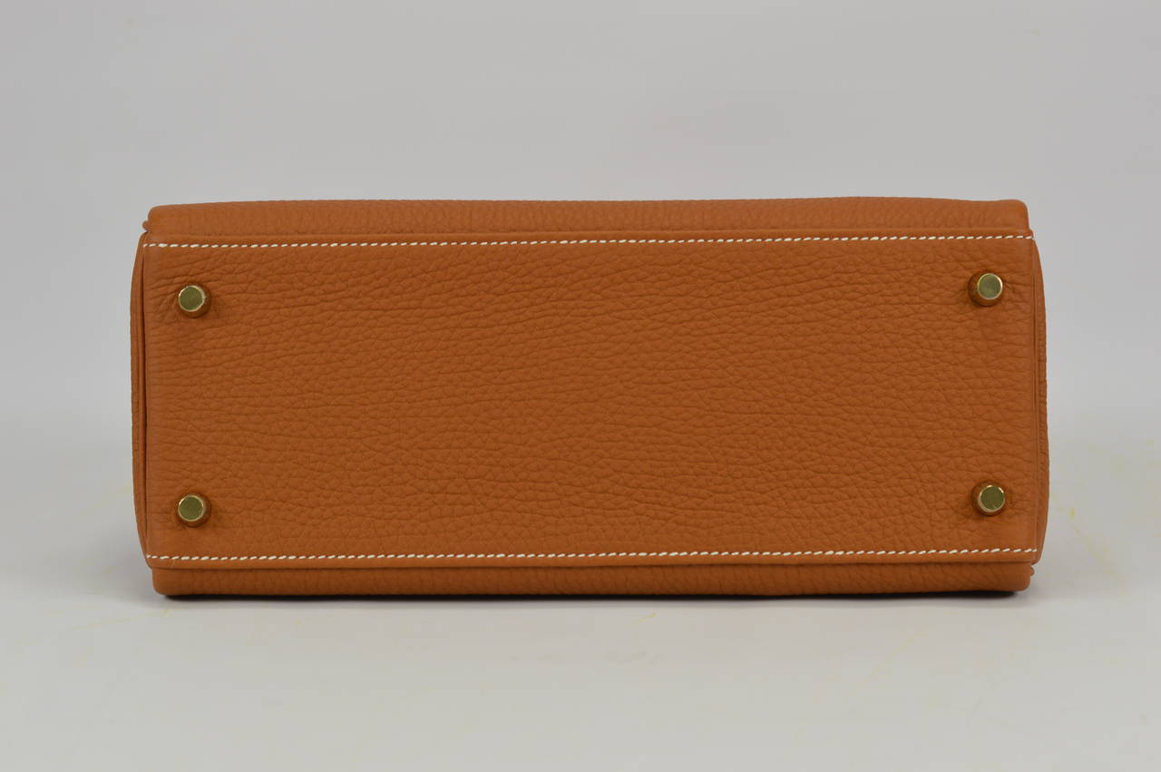 Women's 2014 Hermes Kelly Bag II Retourne  28cm Gold color Gold Hardware.
