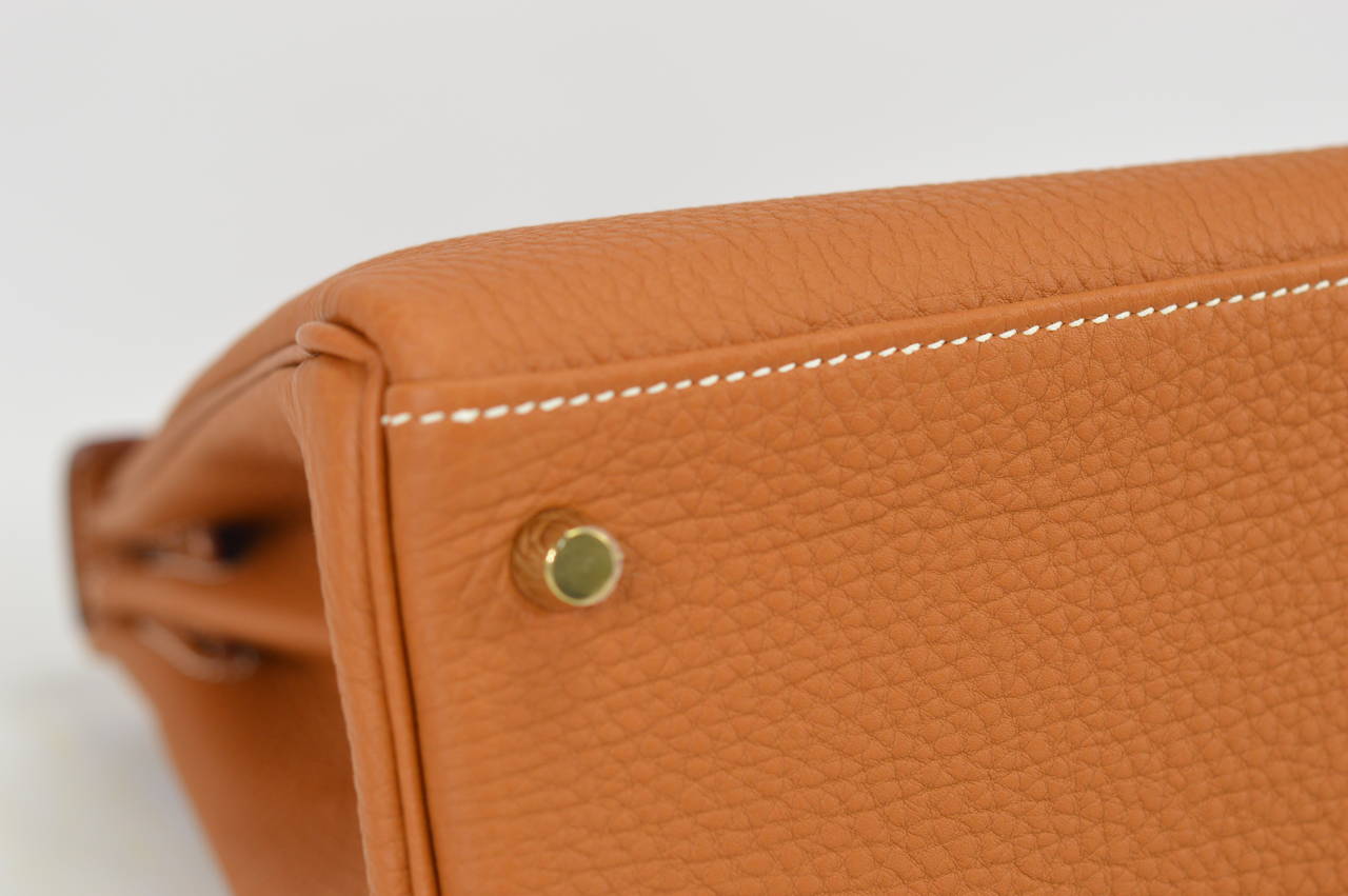 2014 Hermes Kelly Bag II Retourne  28cm Gold color Gold Hardware. 2