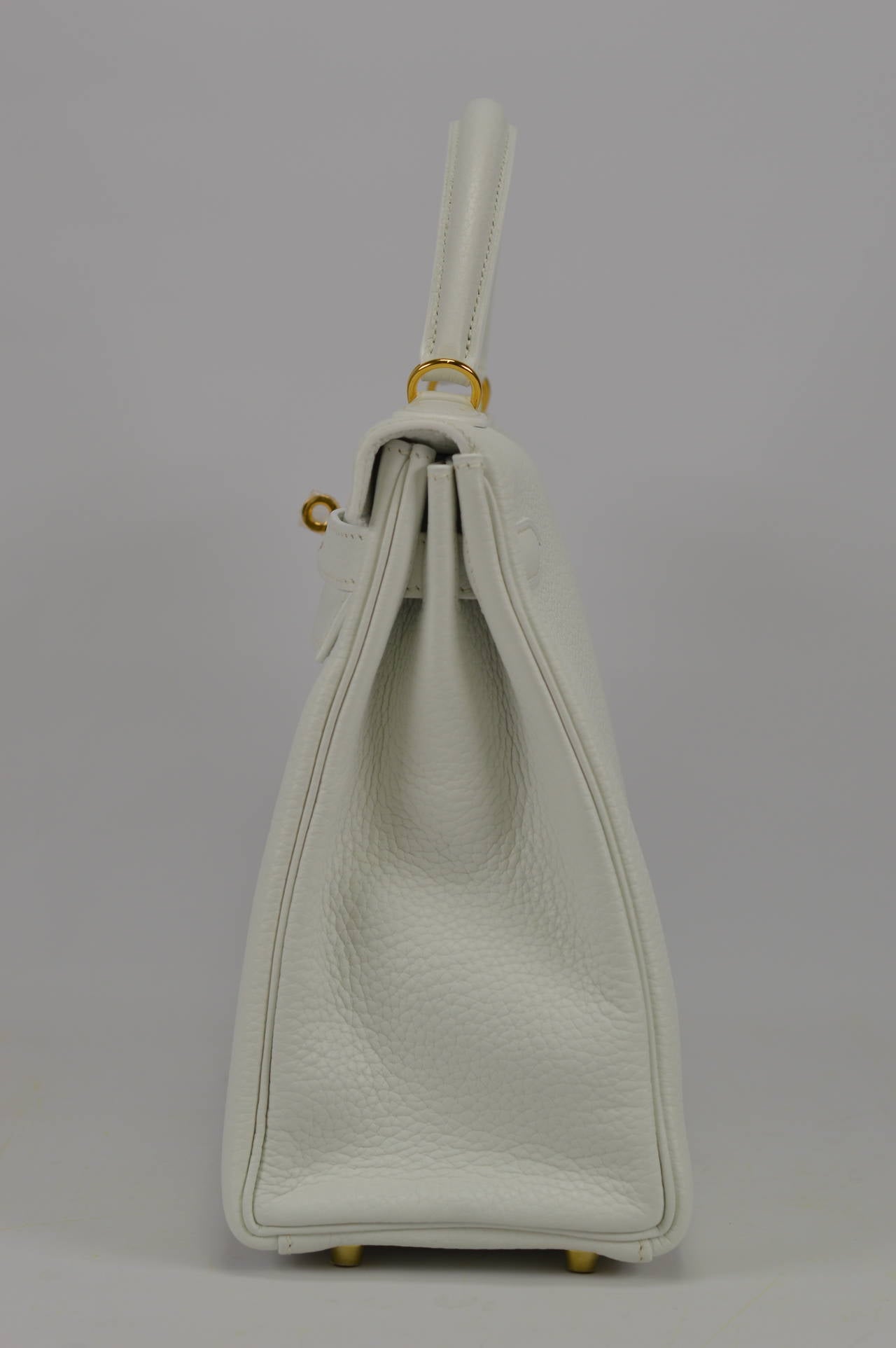 Women's 2014 Hermes Kelly Bag  32cm White color Gold Hardware.