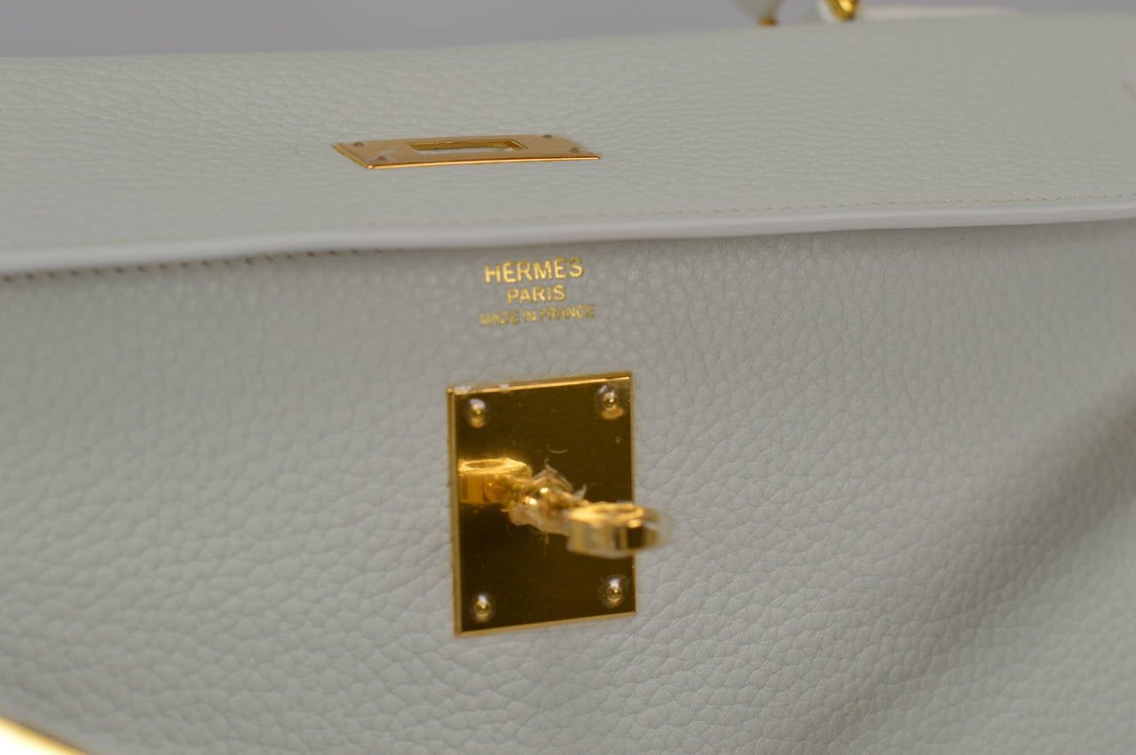 2014 Hermes Kelly Bag  32cm White color Gold Hardware. 1
