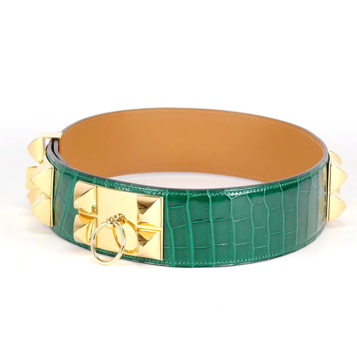 Hermes Woman Belt Dog Collar (CDC) Crocodile Leather 29.52 inch (75cm) Vert Emeraude Color 2014.

Pristine condition. Pre-owned and never used.

The price at Boutique Hermes is $ 7,500.00.

Bought it in Hermes store in 2014.

Model; Belt Dog Collar,