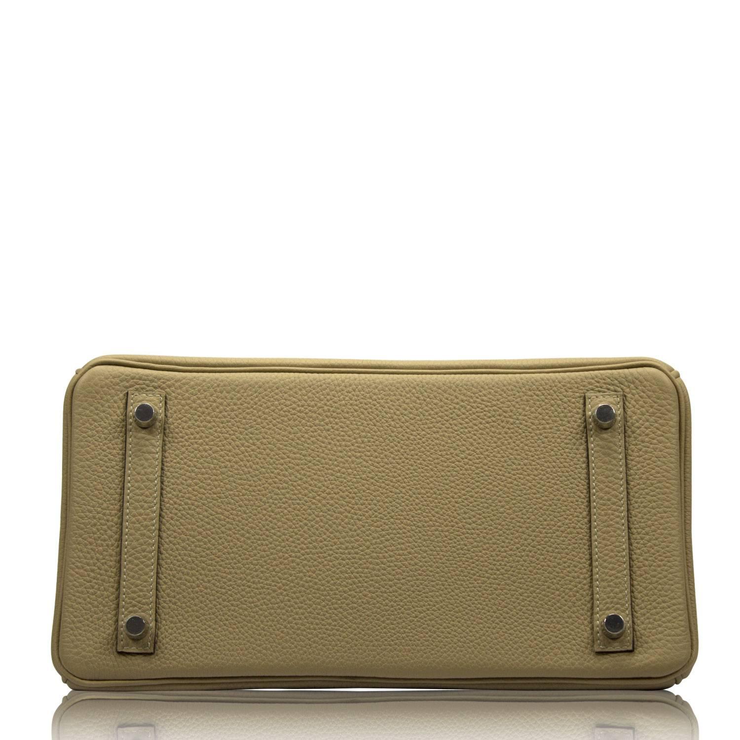 hermes trench color