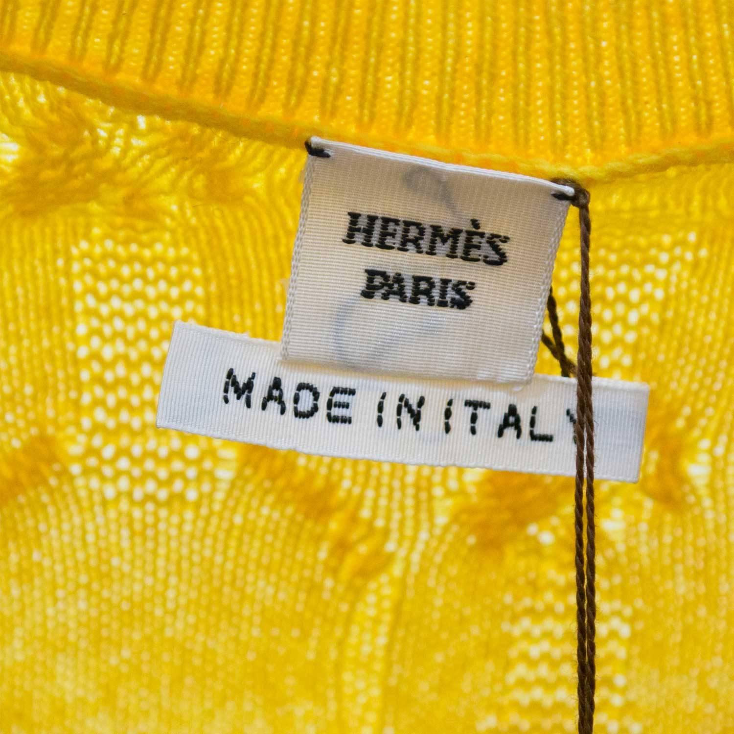 Hermes Skirt Fines Torsades 36 Yellow

Bought it in Hermes store in 2015.

Psitine condition. Pre-owned and never used.

Size: 36.

Model: Skirt Fines Torsades. 

Color: Yellow.



Details:

*Protective felt removed for purposes of photography
