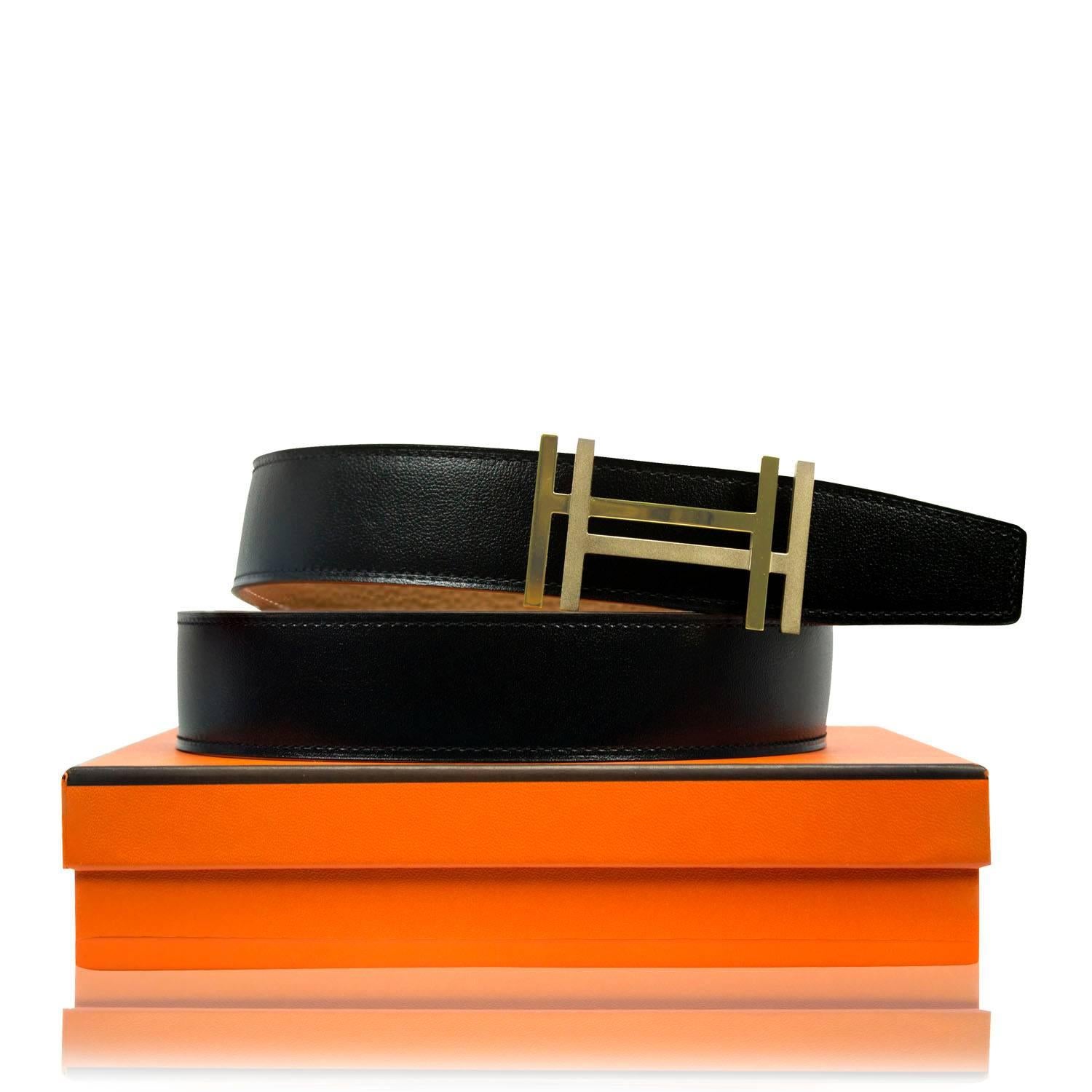 Hermes Belt Reversible 32mm/95cm Togo Leather Noir/Gold Color Double H Permabrass 2016.

Pre-owned and never used. 
Bought it in Hermes store in 2016. 
Size: 32mm/95cm. 
Color: Black/Gold. 
Model: Double H . 

Details: *Protective felt