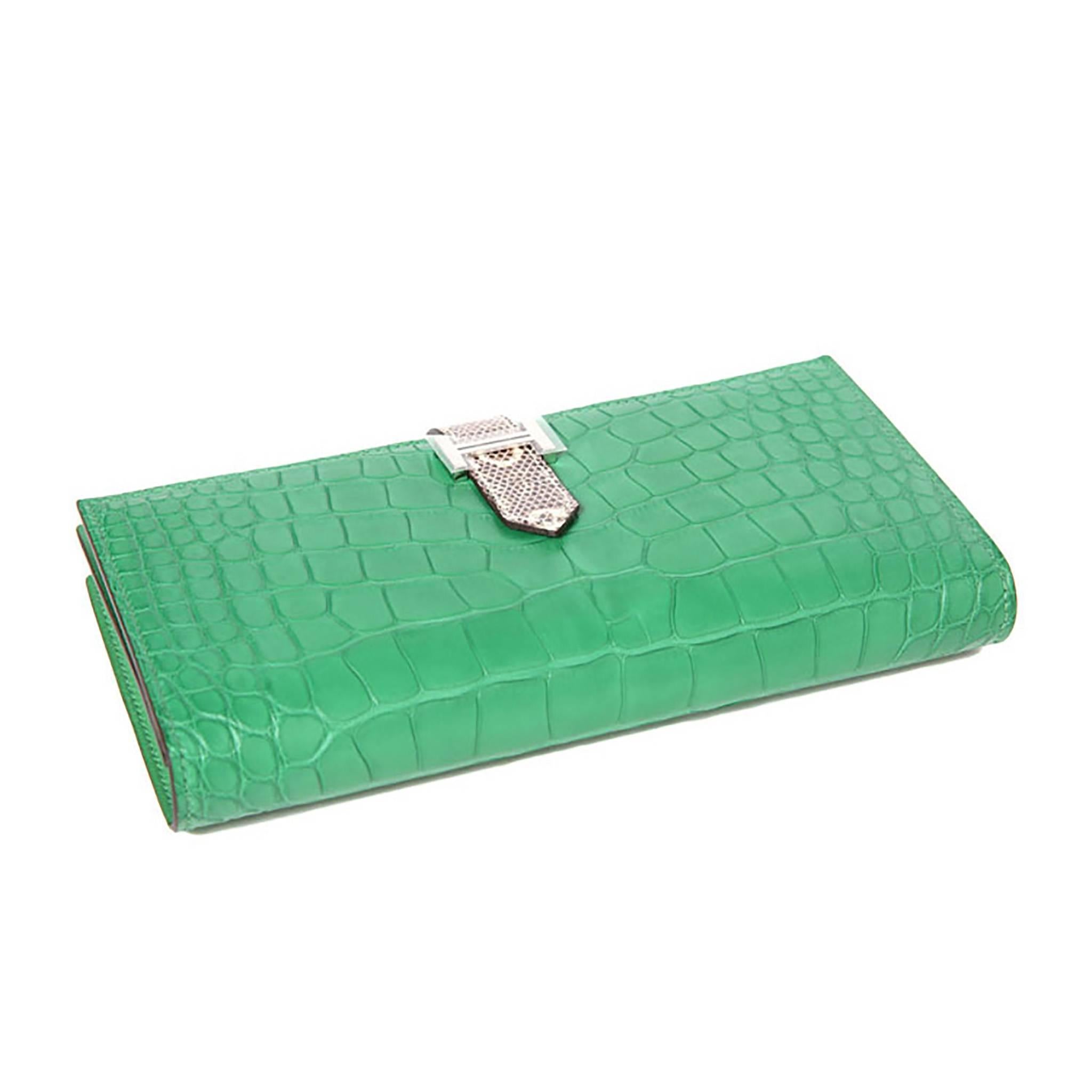 Hermes Bearn Wallet Crocodile Fight Lizard Skin Green / Ombre Color PHW In New Condition In Miami, FL