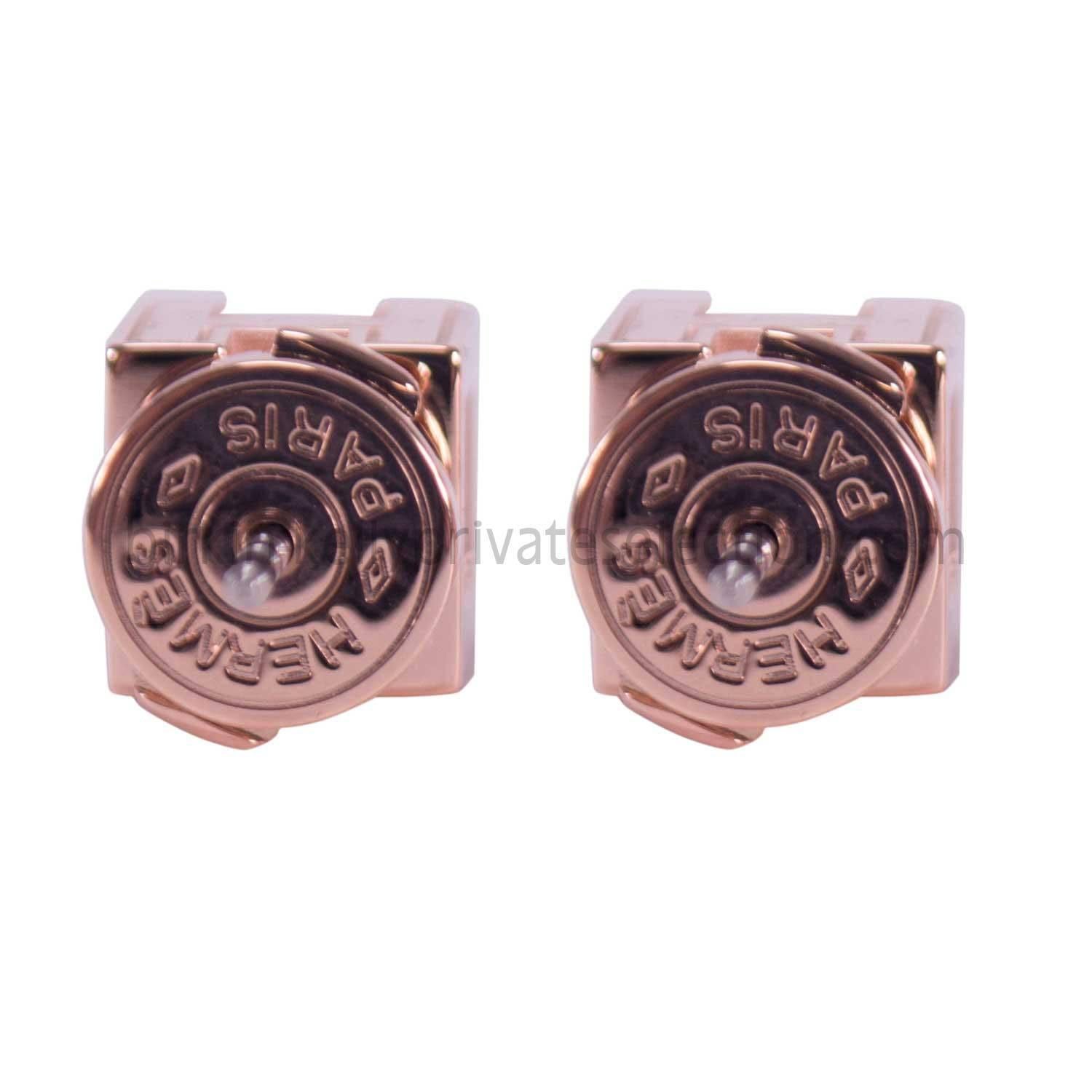 Hermes EARRINGS POP H PLAQUE WHITE ROSE GOLD LACQUER 2015

Pre-owned and never used.

Bought it in herm store in 2015.

Color;WHITE ROSE GOLD LACQUER 

Model;  POP H

-Click hereOriginal Invoice.

-Shipment and Insurance, 100%