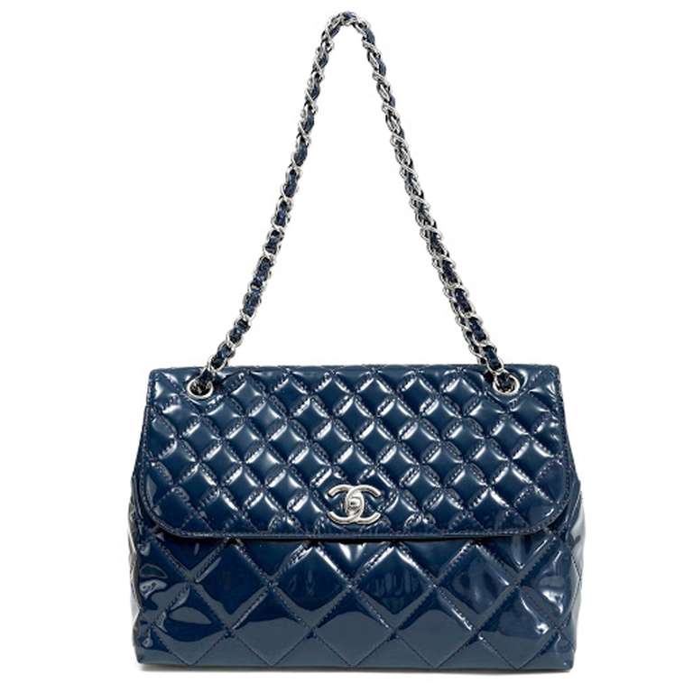 Chanel Classic Flap Bag In New Condition In Malibu, CA