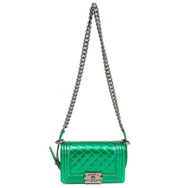 Women's Chanel Limited Edition Emerald Green Patent Boybag For Sale