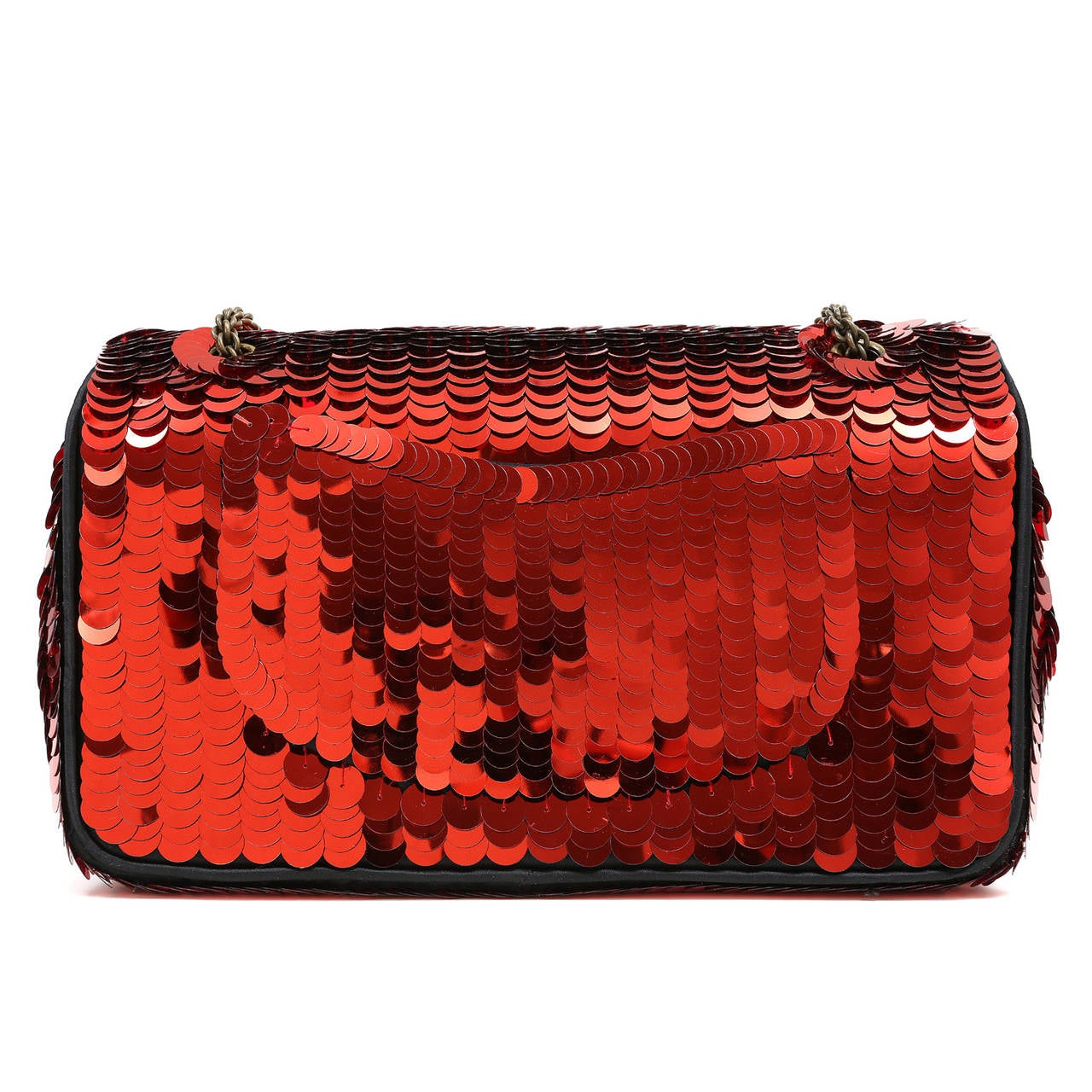 Chanel Red Paris Shanghai Medium Double Flap Bag- PRISTINE condition

  From the 2010 Paris Shanghai collection, this stunning piece is rare and collectible.
 
Shimmering red sequins cover the surface of this classic medium double flap. 