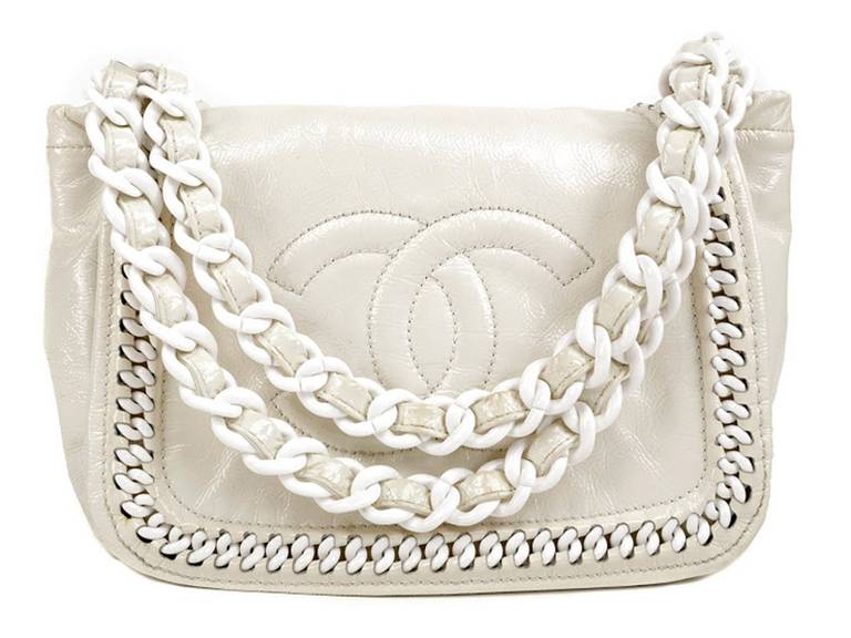 Women's Chanel Pearl White Patent Leather Resin Chain Flap Bag For Sale