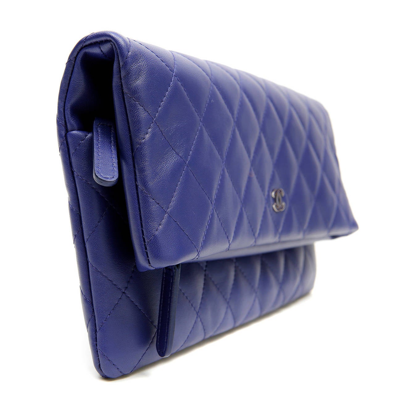 Chanel Purple Quilted Leather Clutch In New Condition For Sale In Malibu, CA