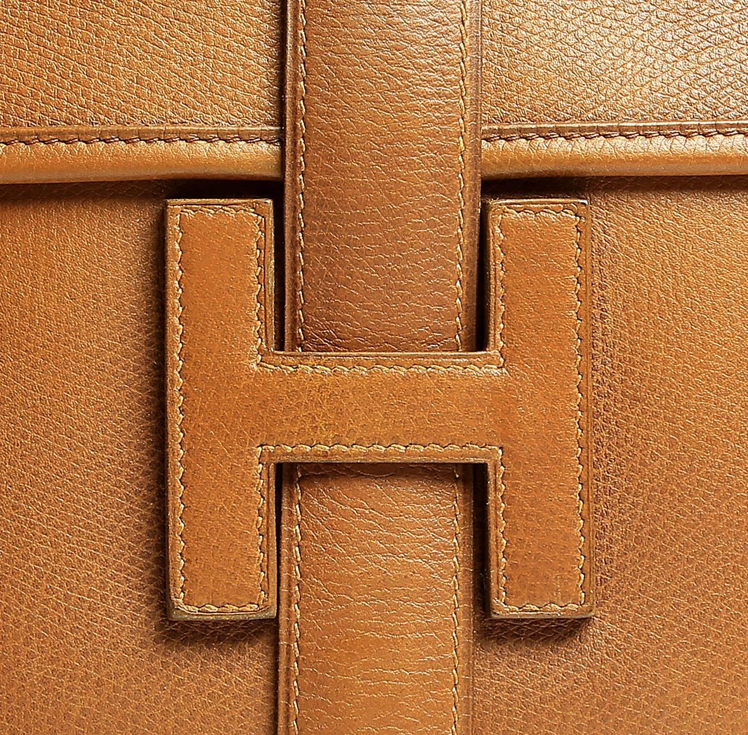 Hermès Vintage Gold Leather Jumbo Jige Clutch In Excellent Condition For Sale In Malibu, CA