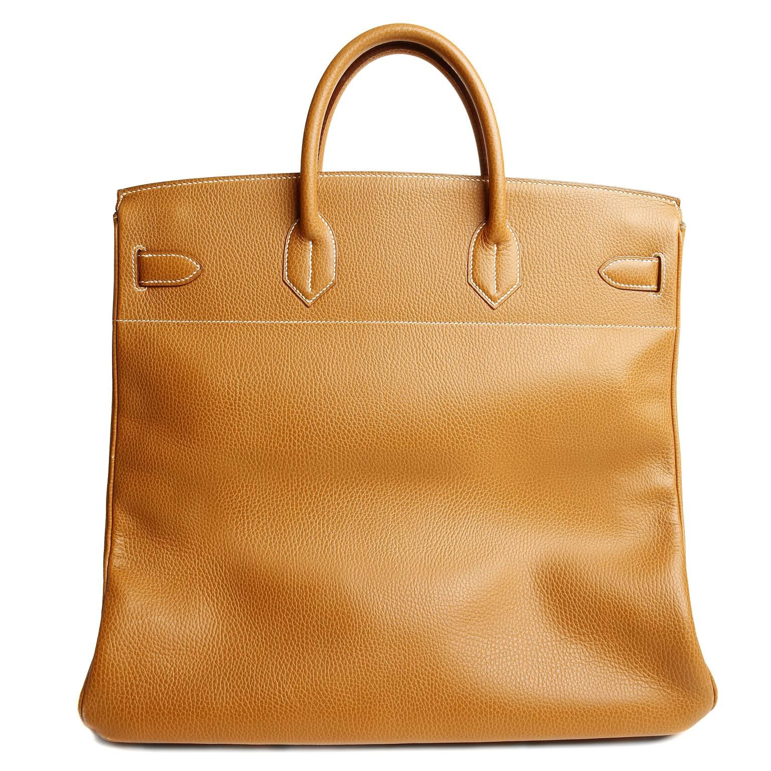 Hermès 45 cm Haut a Courroies, Natural Ardennes Leather- excellent condition.
Hermès  bags are considered the ultimate luxury item- hand stitched  with extensive wait lists.  Crafted in Natural Ardennes leather with gold hardware, this HAC is the
