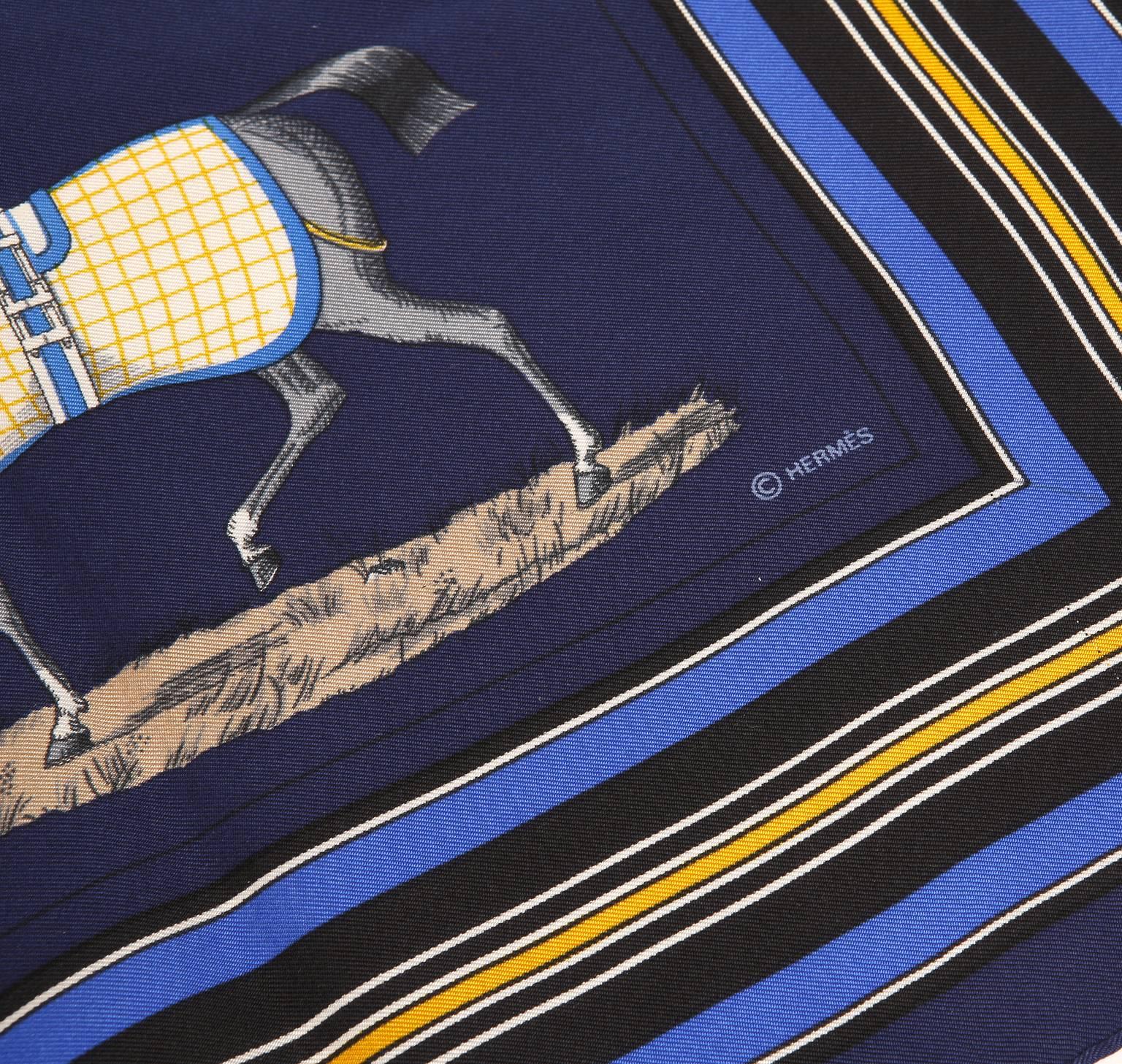 Women's Hermès Navy Silk Couvertures et Tenues de Jour 90 cm Scarf