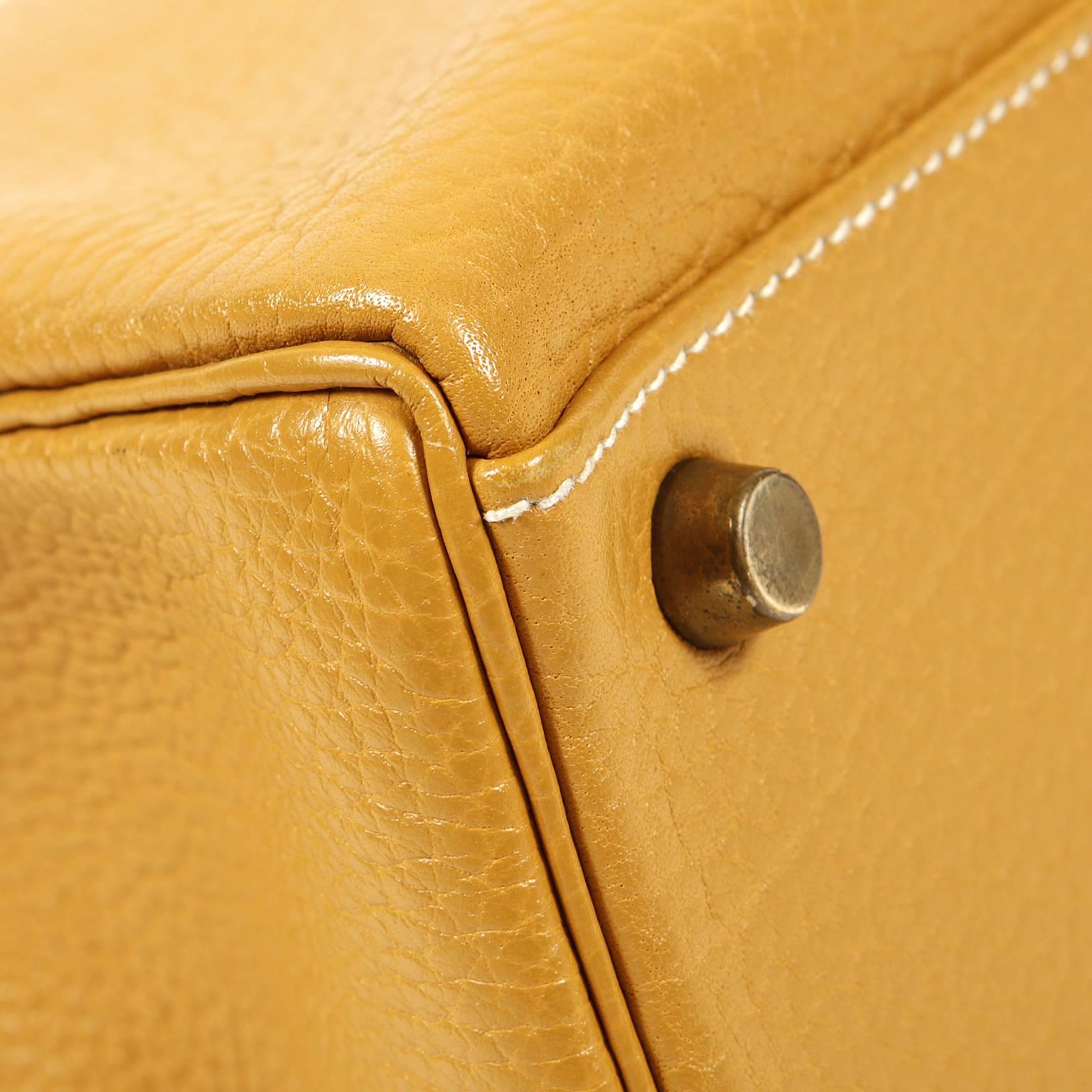 Hermès Cumin Togo Leather 40 cm Kelly with Gold Hardware In Excellent Condition In Malibu, CA