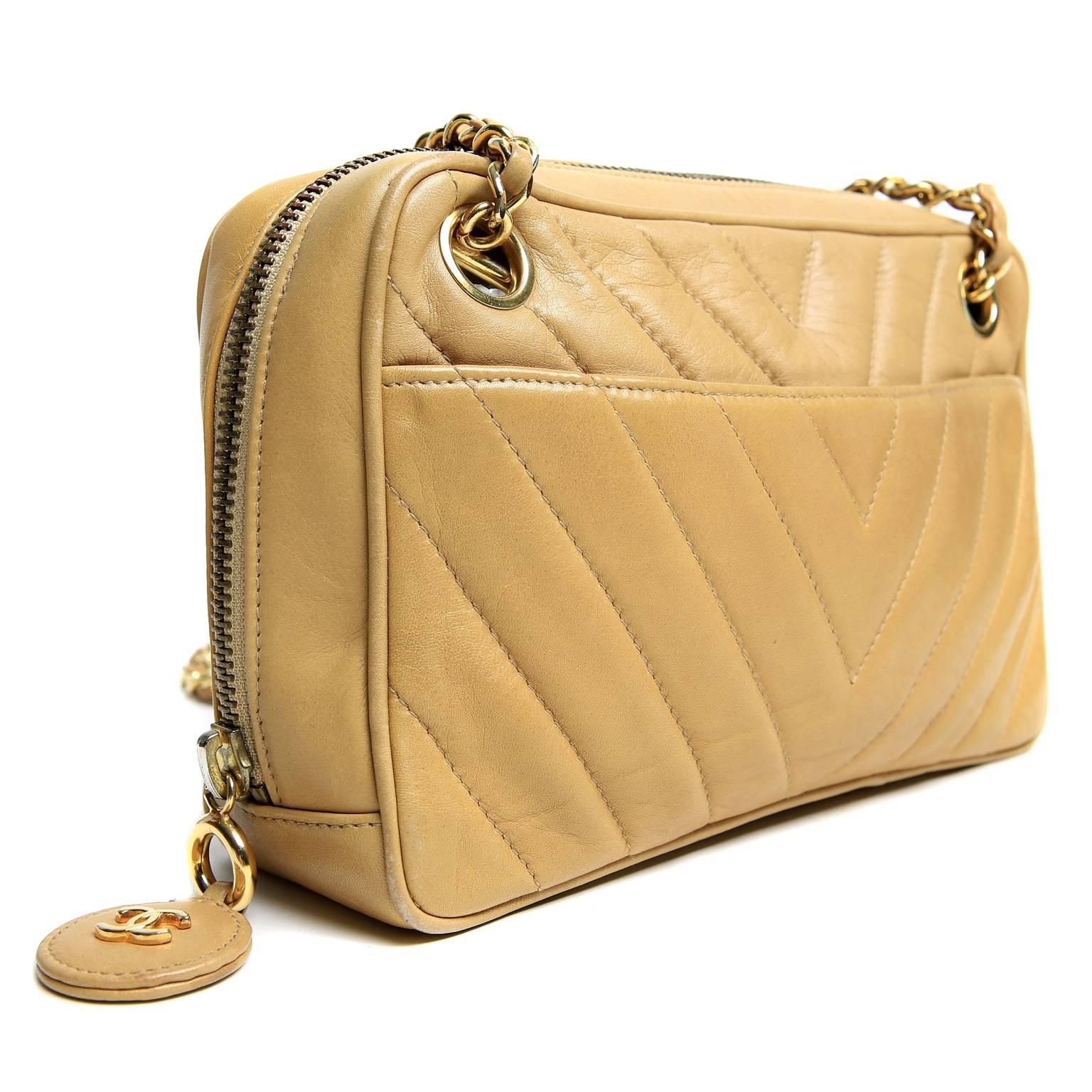 Chanel Beige Leather Vintage Camera Bag In Excellent Condition In Malibu, CA