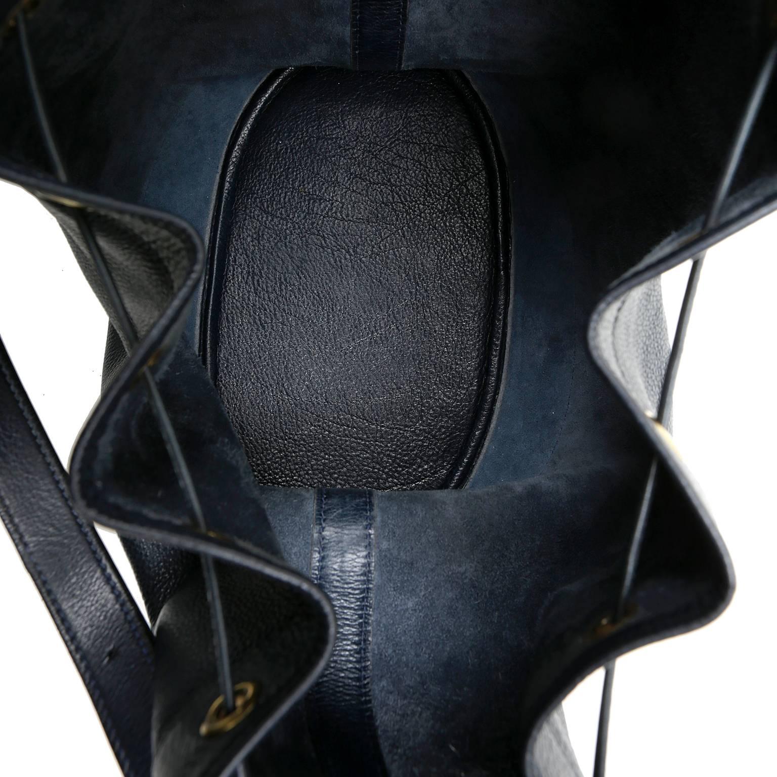 Hermès Indigo Leather Drawstring Market Bucket Bag For Sale 3
