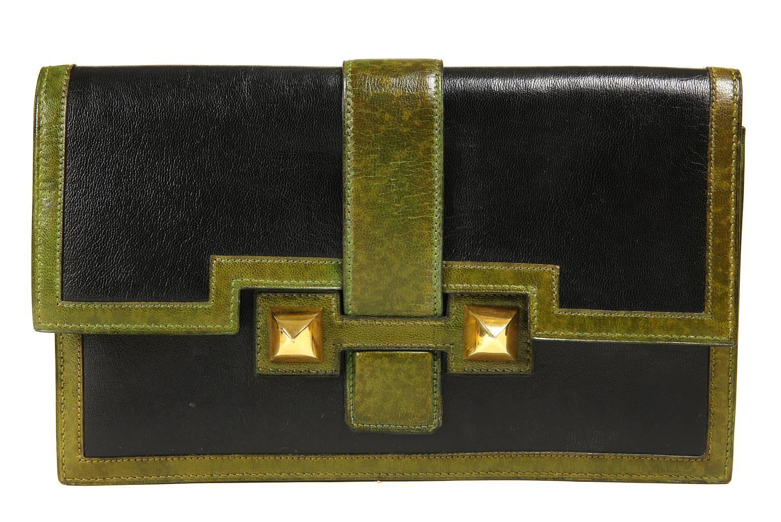 Hermès Black and Green Leather Clutch with chain strap For Sale 6