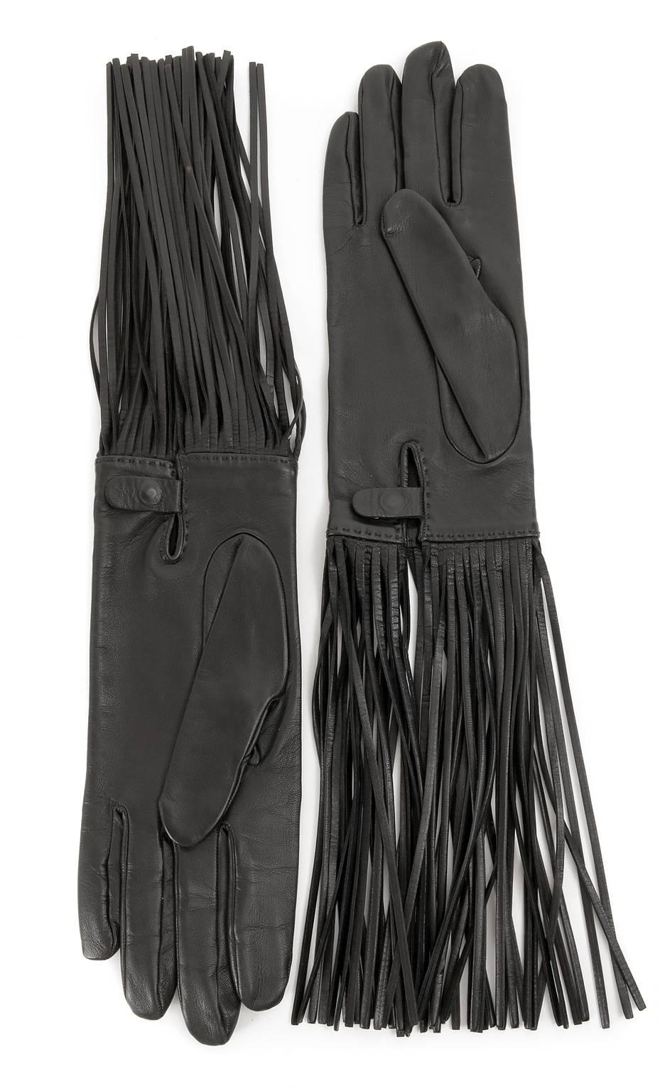 Hermès Black Lambskin Long Fringed Gloves- size 7.5 In New Condition In Malibu, CA