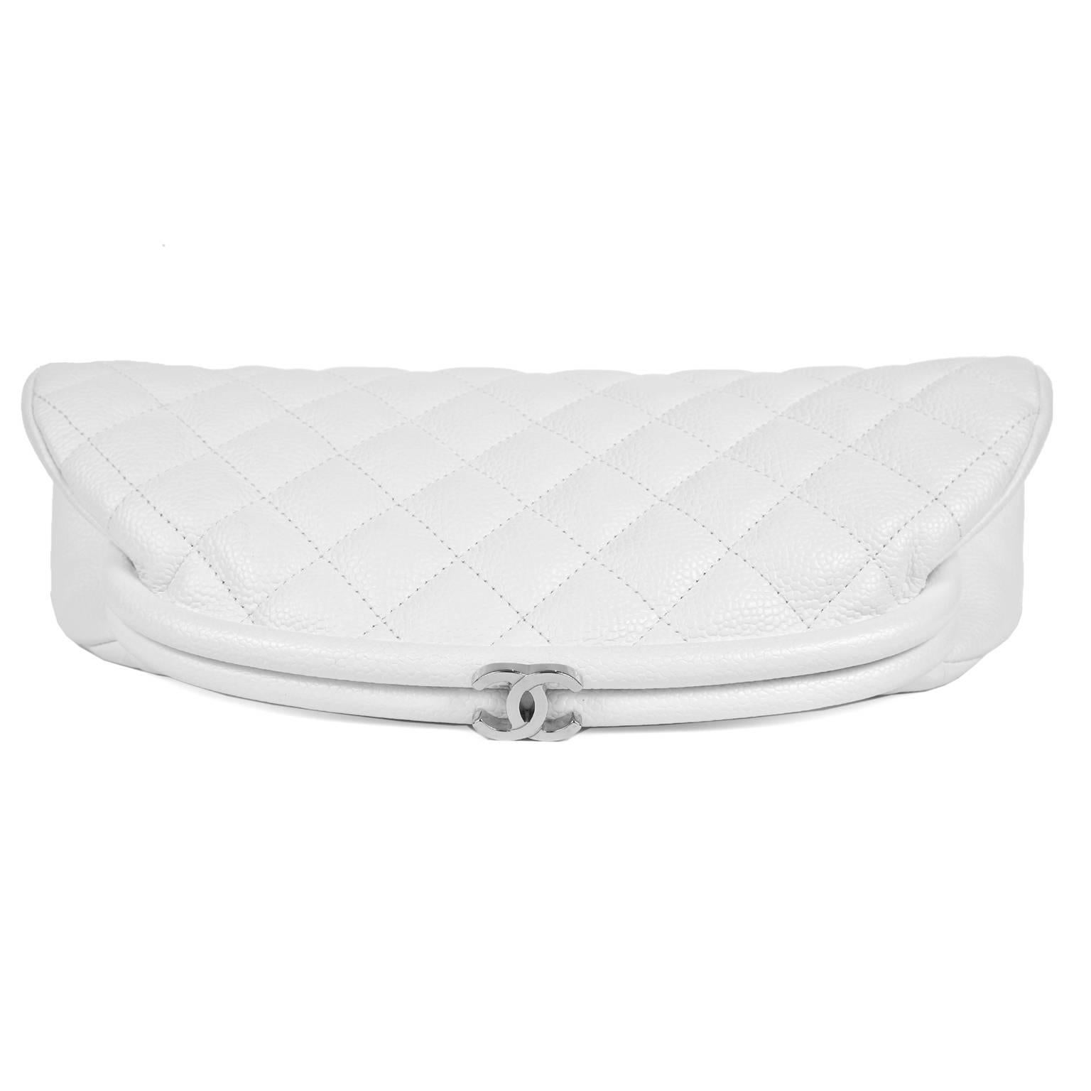Chanel White Caviar Leather Timeless Clutch with Silver Hardware In New Condition In Malibu, CA