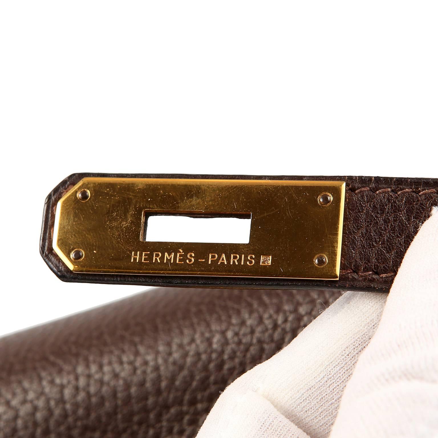 Women's Hermès Cacao Togo 35 cm Kelly Retourne with Gold Hardware For Sale