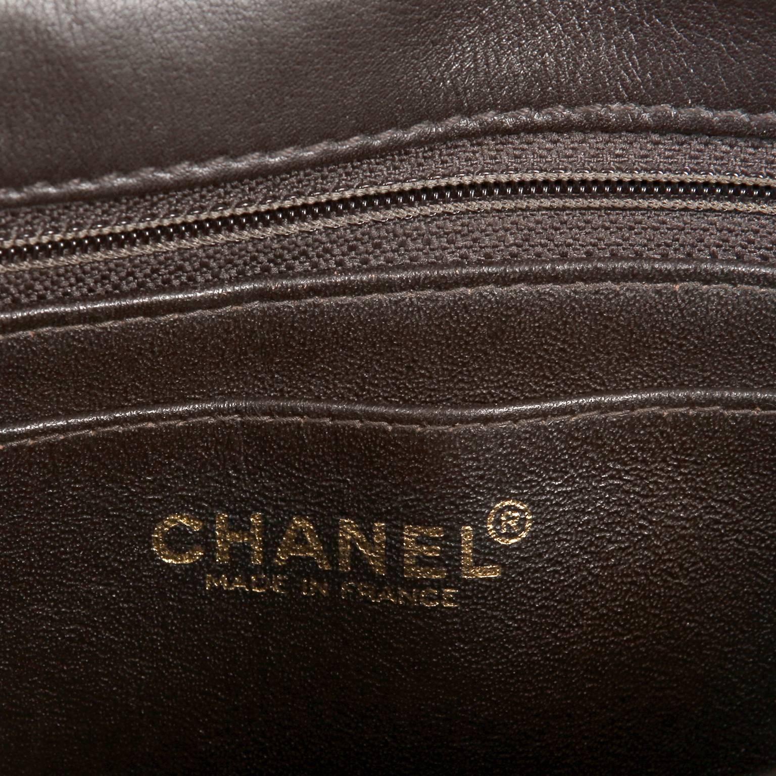 Chanel Brown Leather Flat Stitched Shoulder Bag For Sale 2