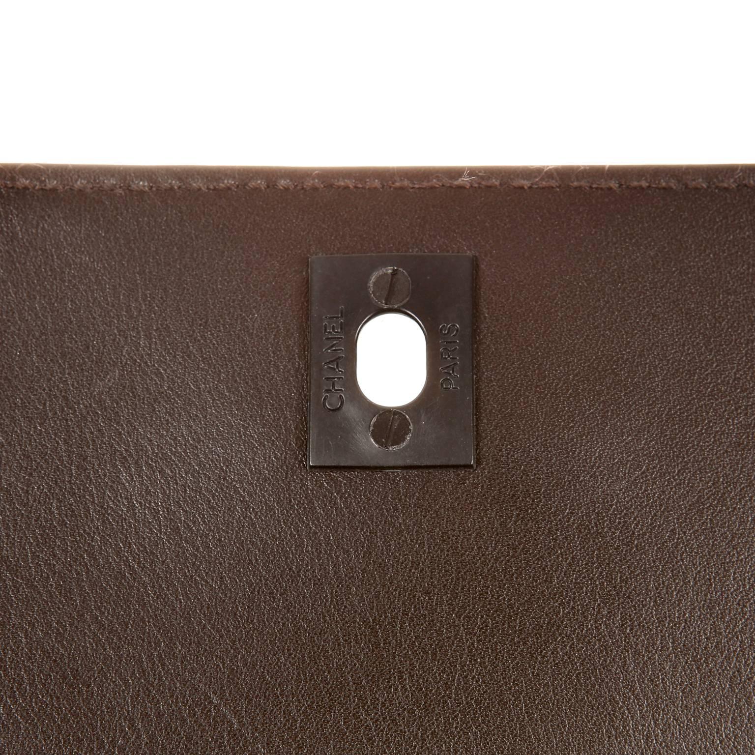 Chanel Brown Leather Flat Stitched Shoulder Bag For Sale 3