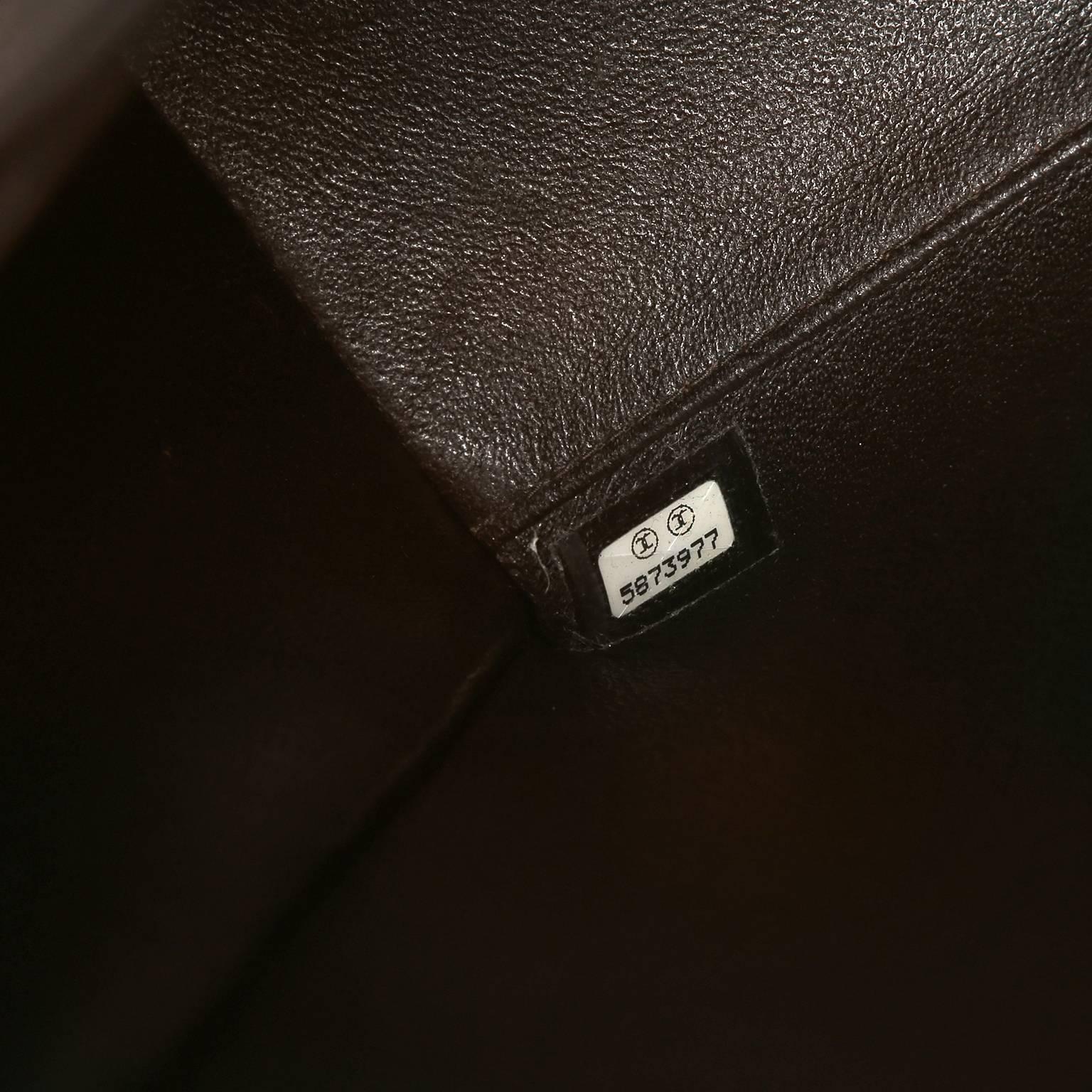 Chanel Brown Leather Flat Stitched Shoulder Bag For Sale 4