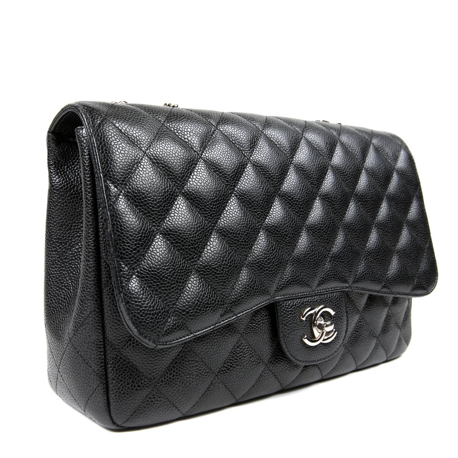 Chanel Black Caviar Jumbo Classic Single Flap Bag In New Condition In Malibu, CA