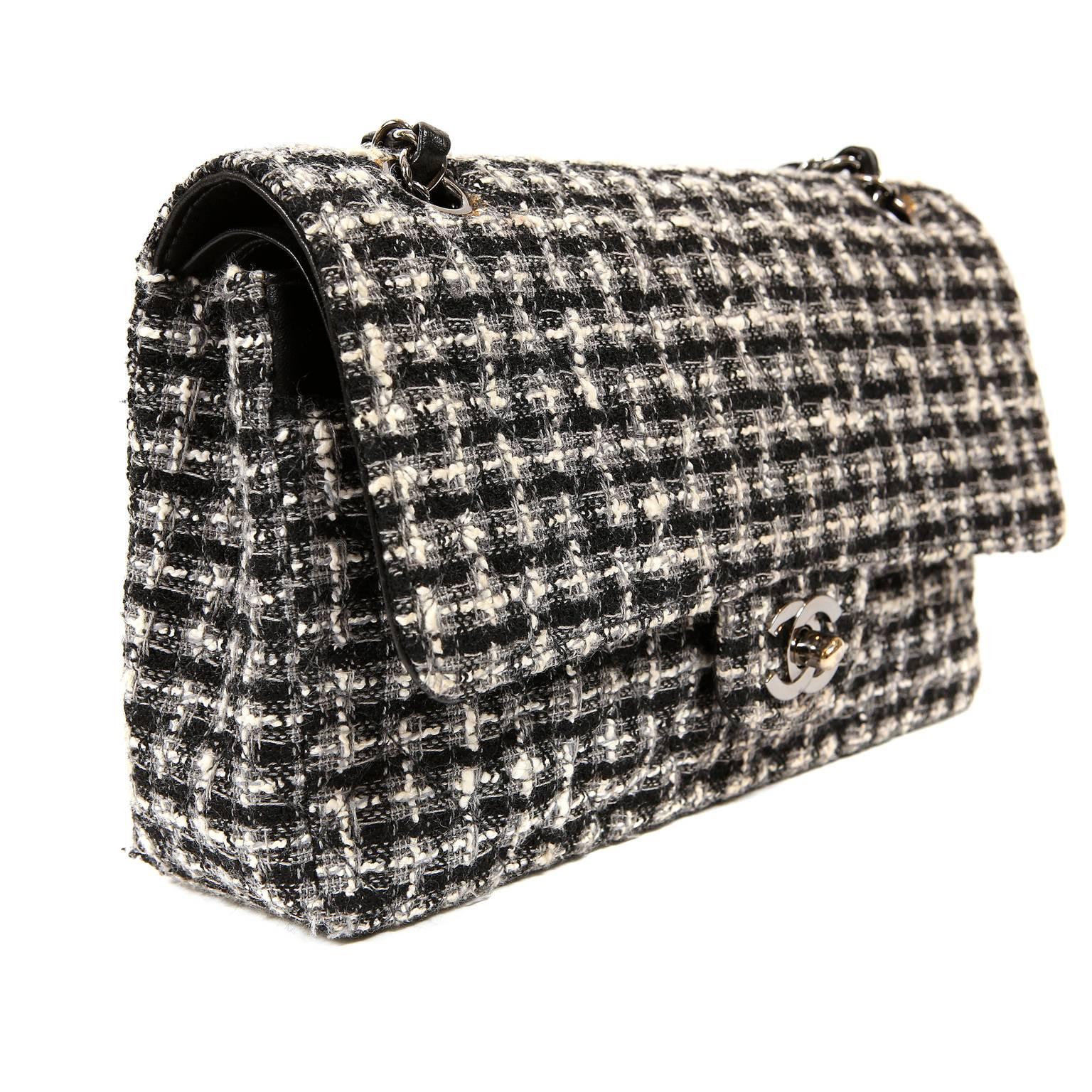 chanel boucle bag