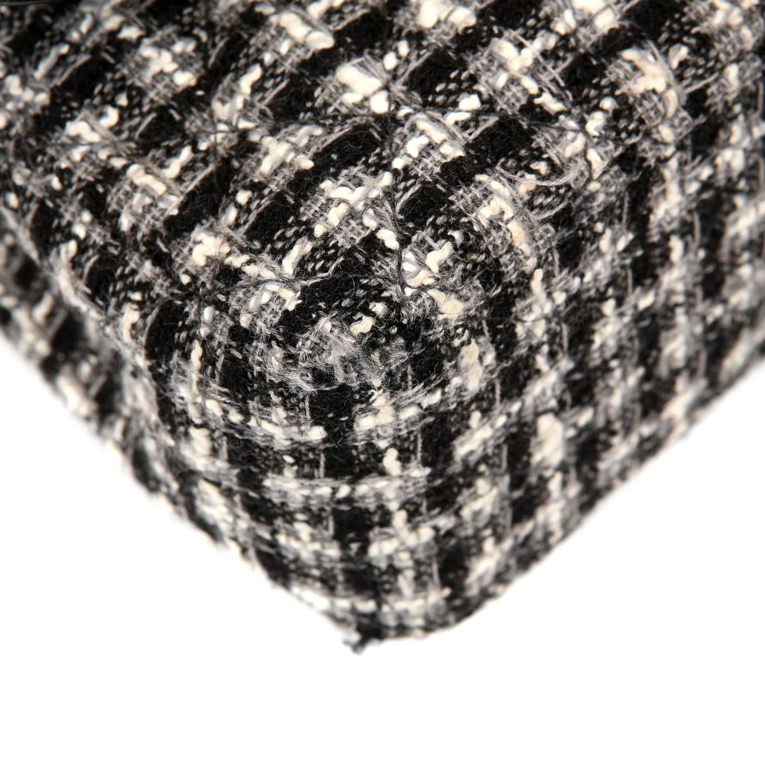Chanel Black and White Tweed Boucle Double Flap Classic Medium Bag In Excellent Condition In Malibu, CA