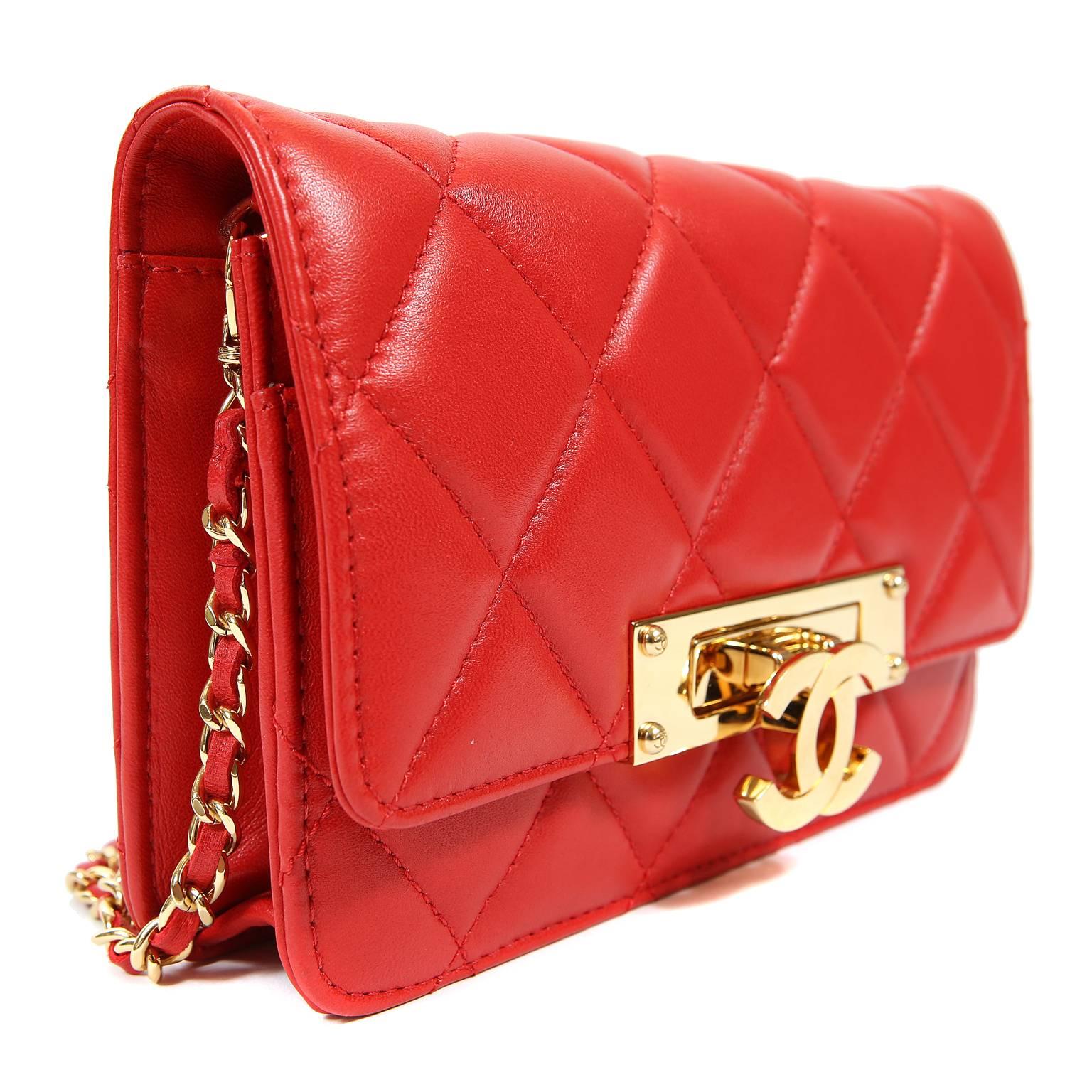 Chanel Red Lambskin WOC Wallet on a Chain with Gold CC Clasp In New Condition For Sale In Malibu, CA