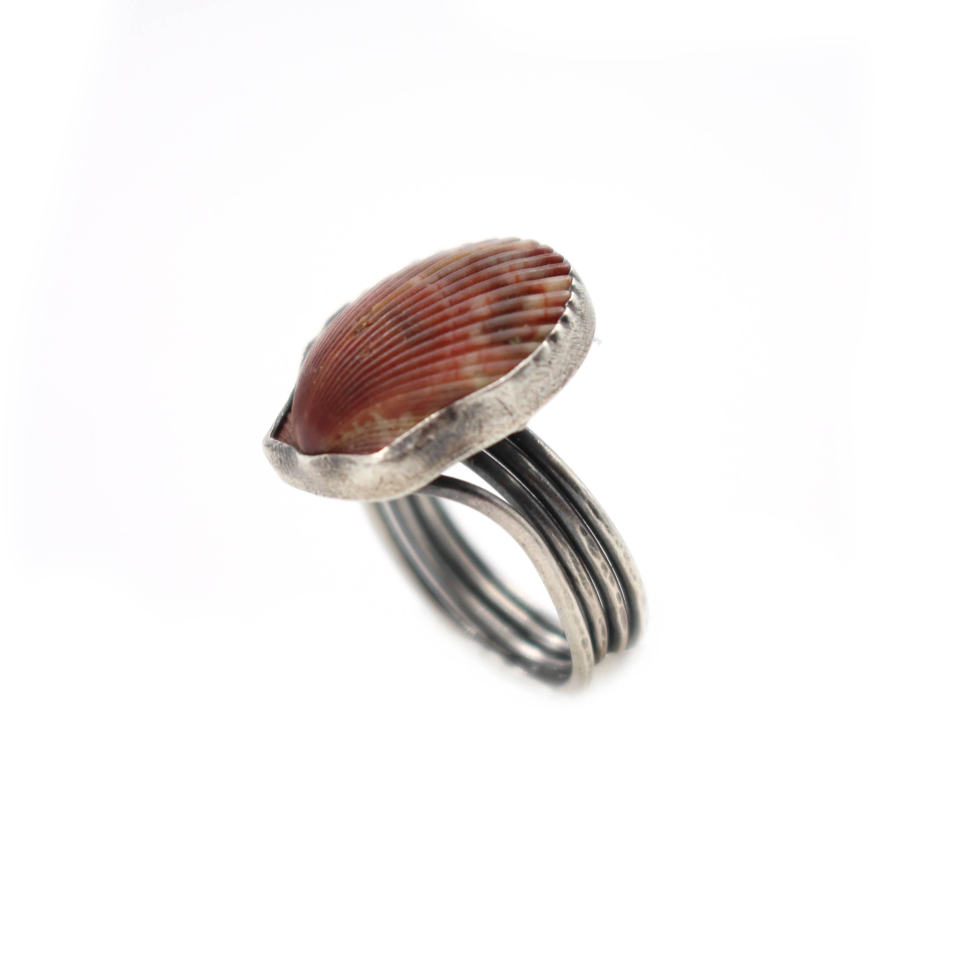 Shell Ring In New Condition For Sale In Santa Fe, NM