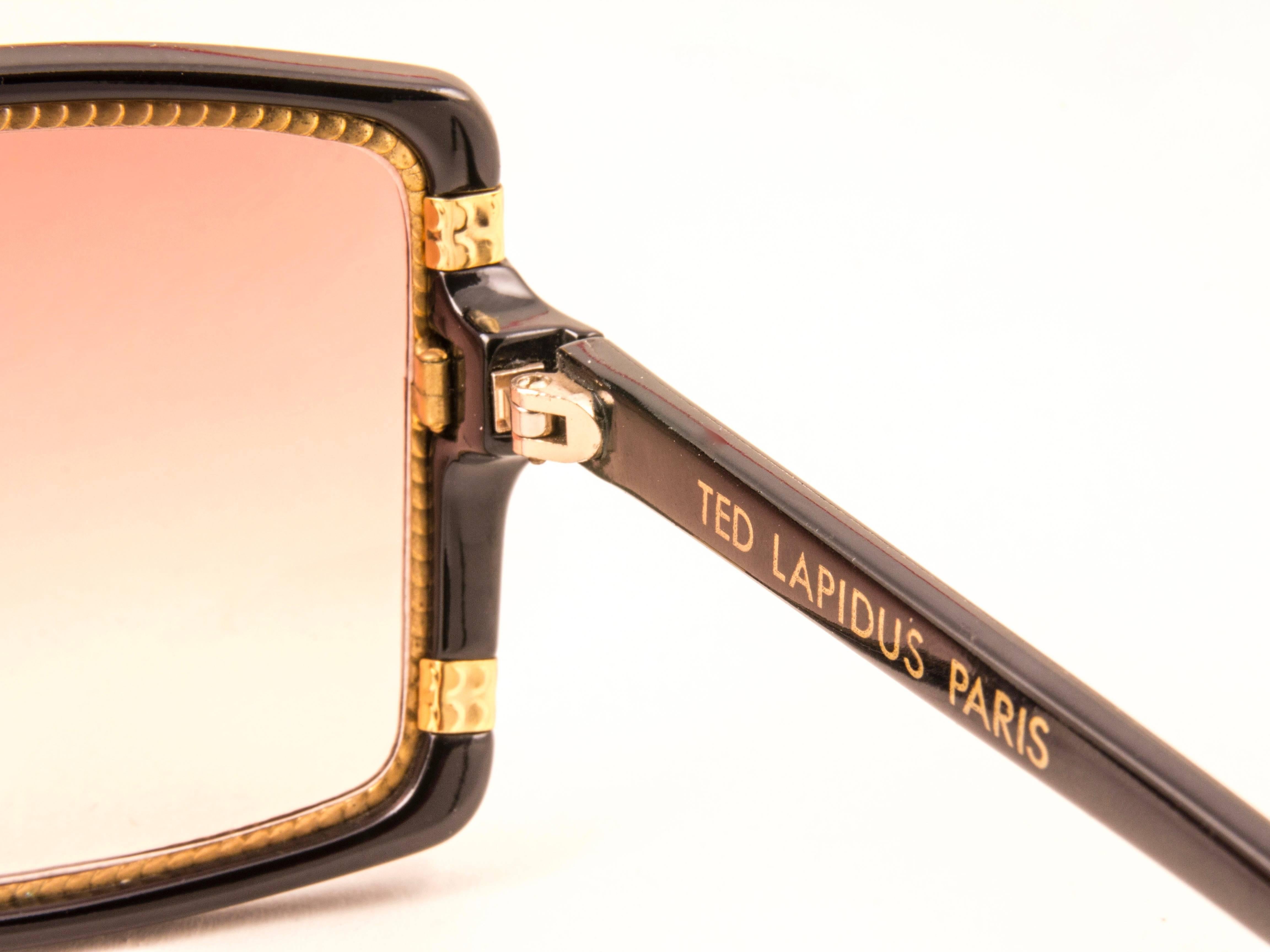 New Vintage Ted Lapidus Paris TL Strass Accents Gold Black 1970 Sunglasses In New Condition In Baleares, Baleares