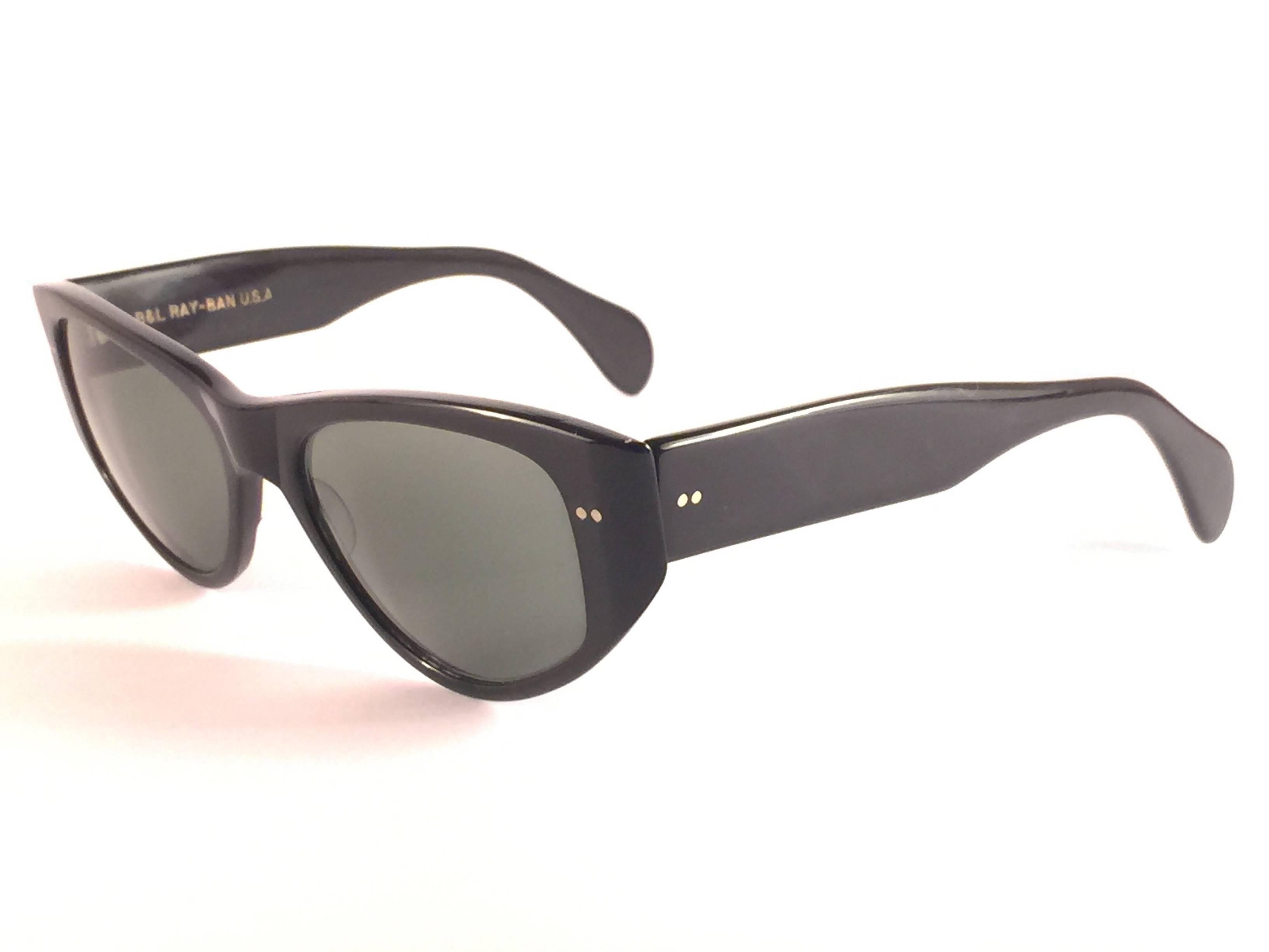 New Ray Ban Vagabond 1960's Mid Century Black G15 Lenses B&L USA Sunglasses In New Condition In Baleares, Baleares