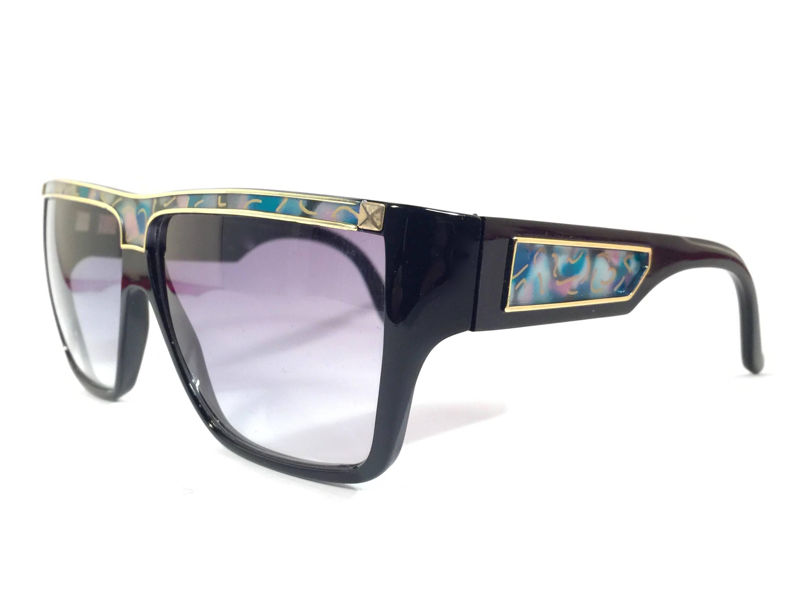 New Vintage Leonard Sleek Black &  Mosaic 1970's France Sunglasses In New Condition In Baleares, Baleares