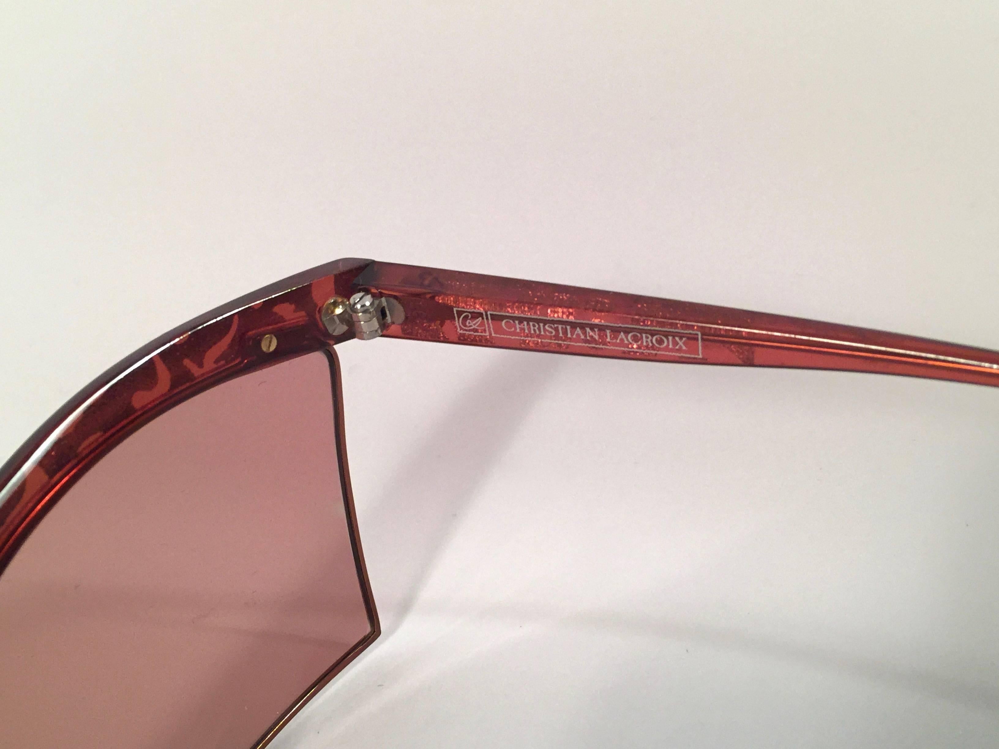 New Vintage Christian Lacroix Cat Eye 7315 Red & Gold 1980's France Sunglasses In New Condition In Baleares, Baleares