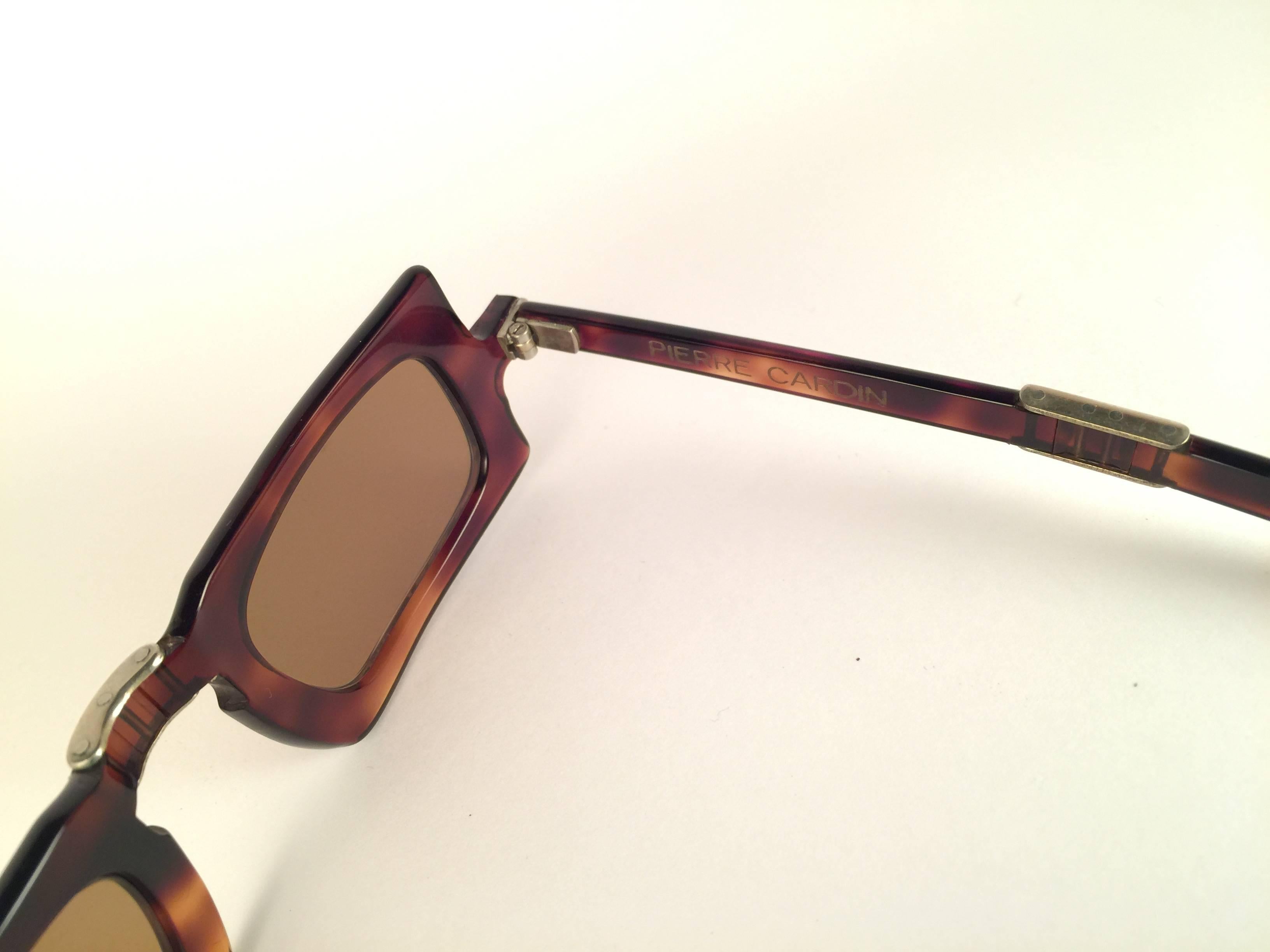 Vintage Pierre Cardin Tortoise Foldable Collectors Item 1960's France sunglasses In New Condition In Baleares, Baleares