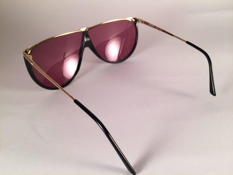 New Vintage Gucci GG 1305 Black and Gold Sunglasses 1990's Made in ...