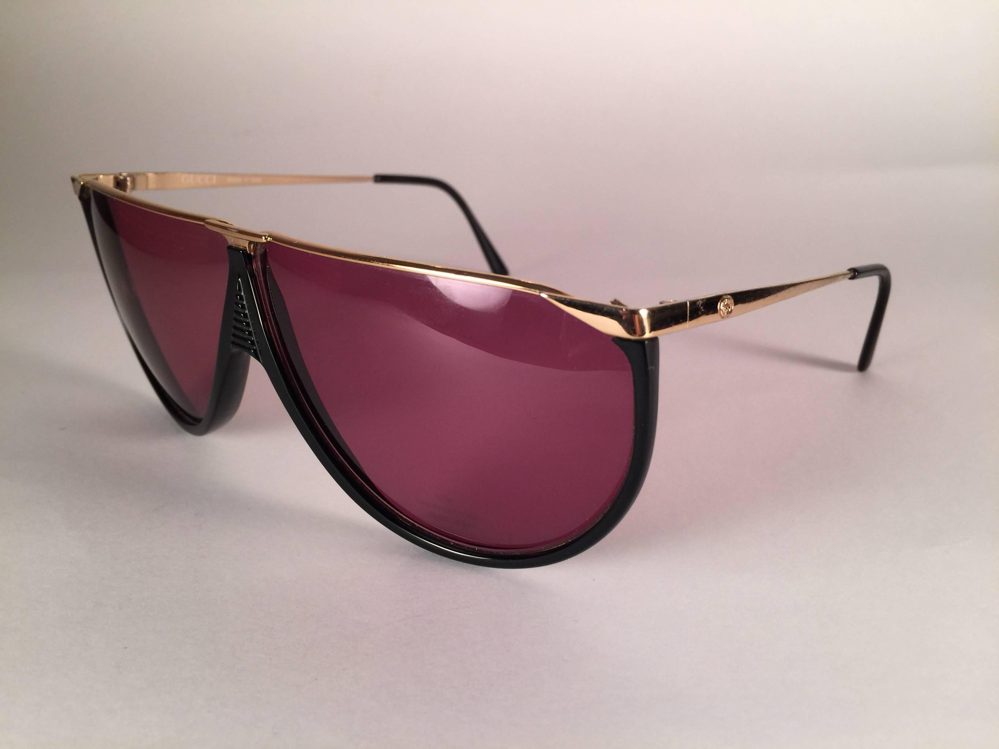 New Vintage Gucci GG 1305 Black & Gold Sunglasses 1980's Made in Italy In New Condition In Baleares, Baleares