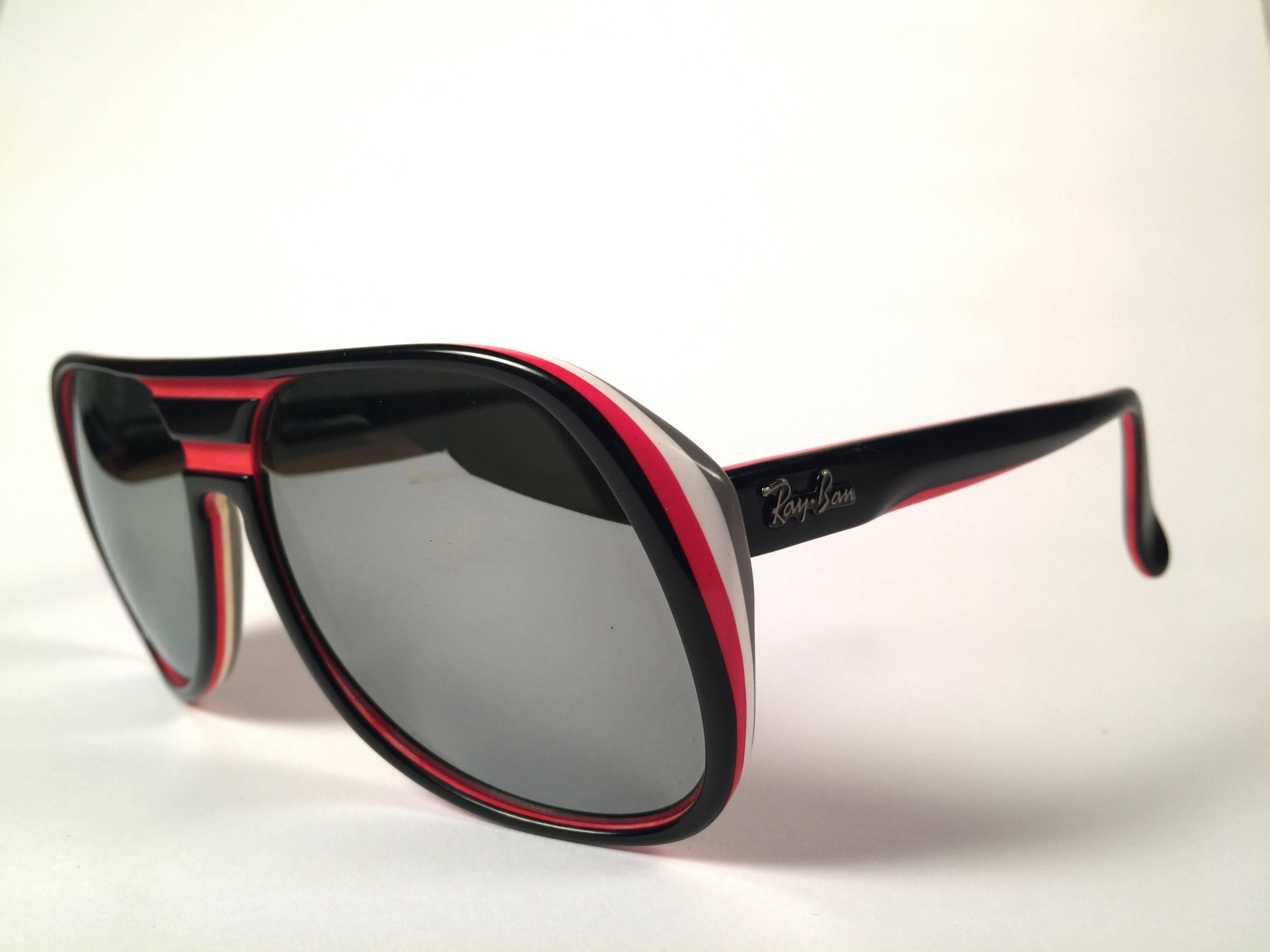 red and black ray bans