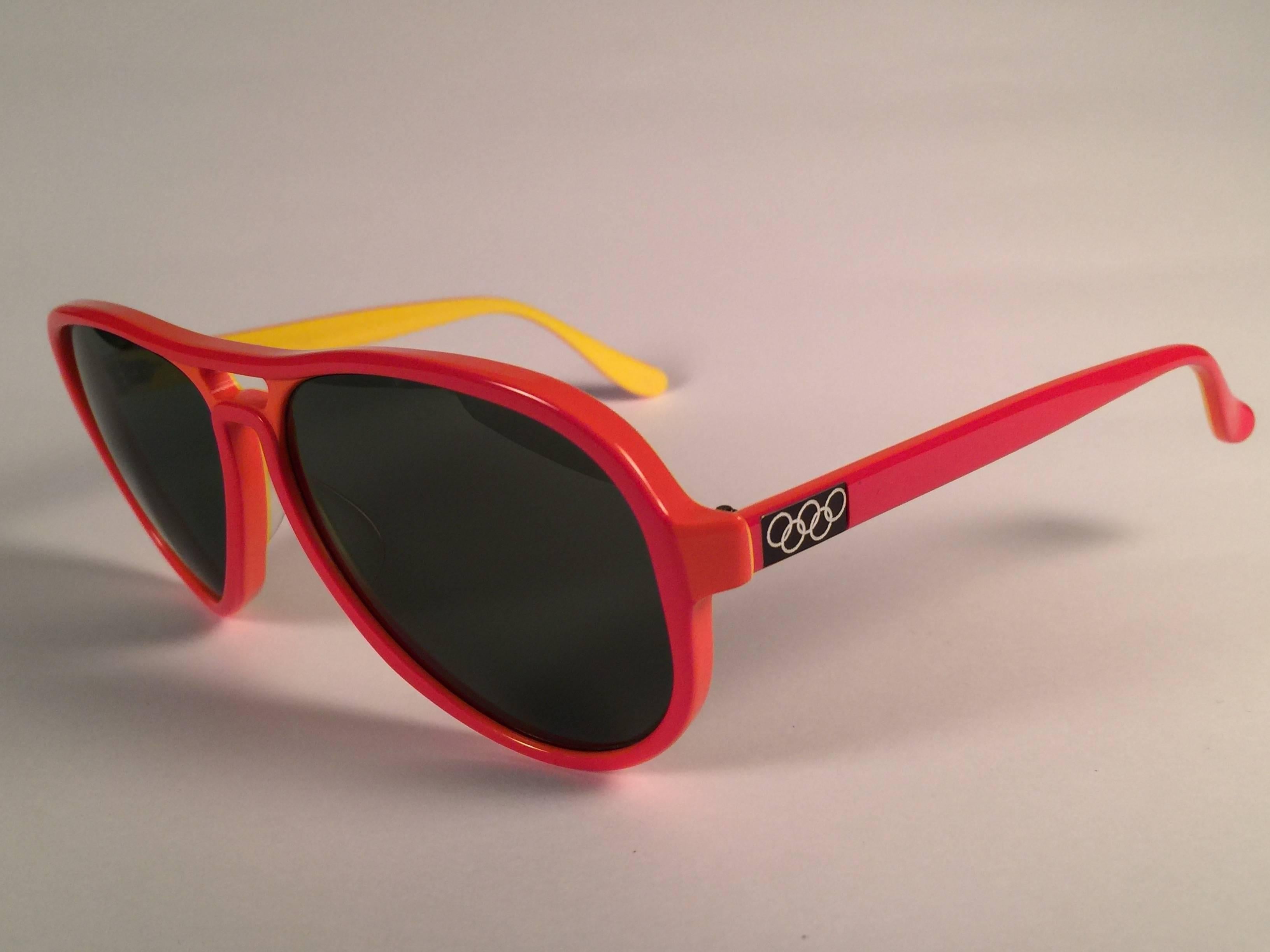 New Vintage Ray Ban B&L Vagabond Orange & Yellow G15 Grey Lenses Sunglasses USA In New Condition In Baleares, Baleares