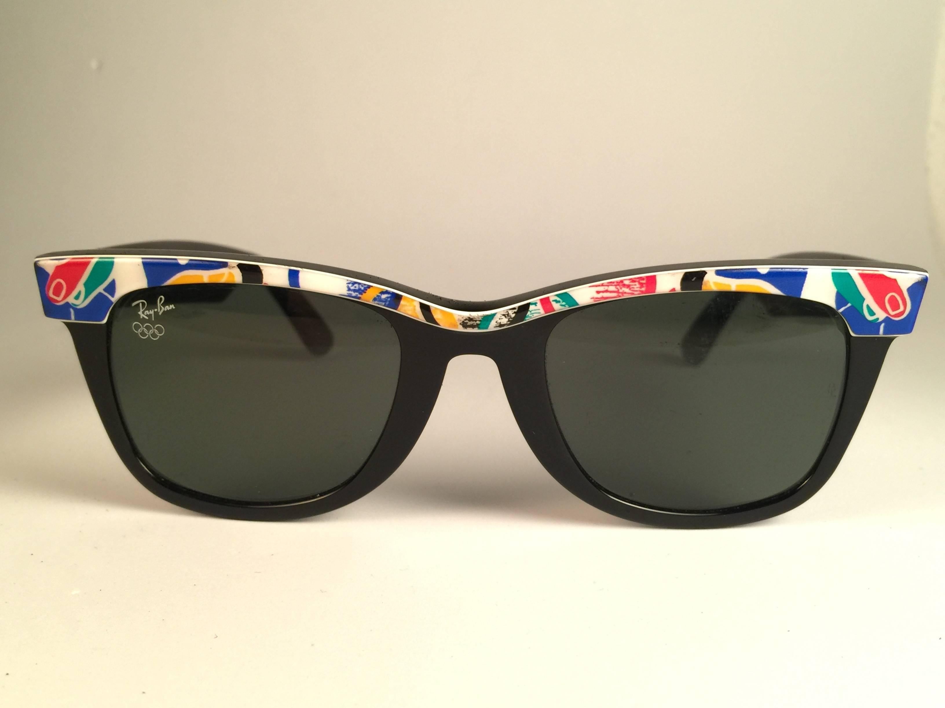 Mint classic Wayfarer Barcelona 1992 Olympic Games. 
BL etched in both G15 grey lenses.  
Please notice that this item is nearly 40 years old and have some minor sign of wear on the frame.  Made in USA.