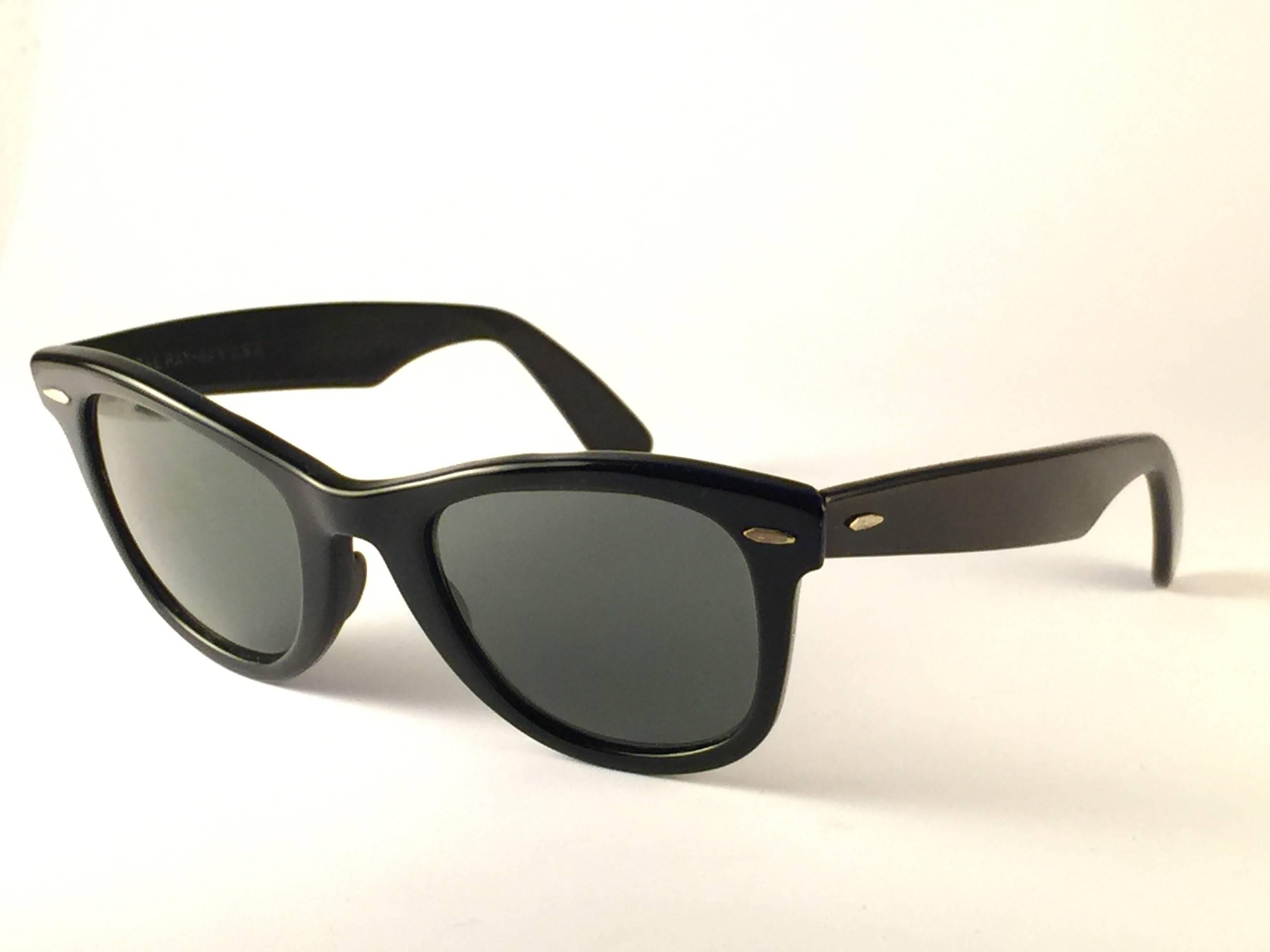Women's or Men's New Ray Ban The Wayfarer Black G15 Grey Lenses USA 80's Sunglasses