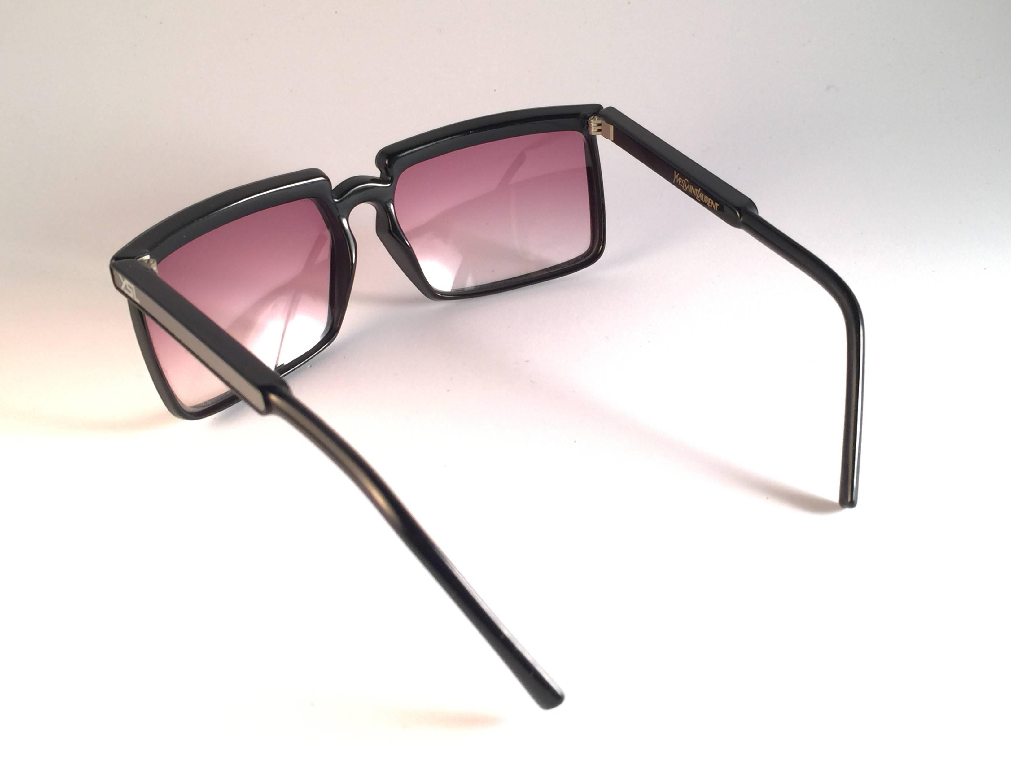 New Vintage Yves Saint Laurent YSL 7951 1980 France Sunglasses In New Condition In Baleares, Baleares