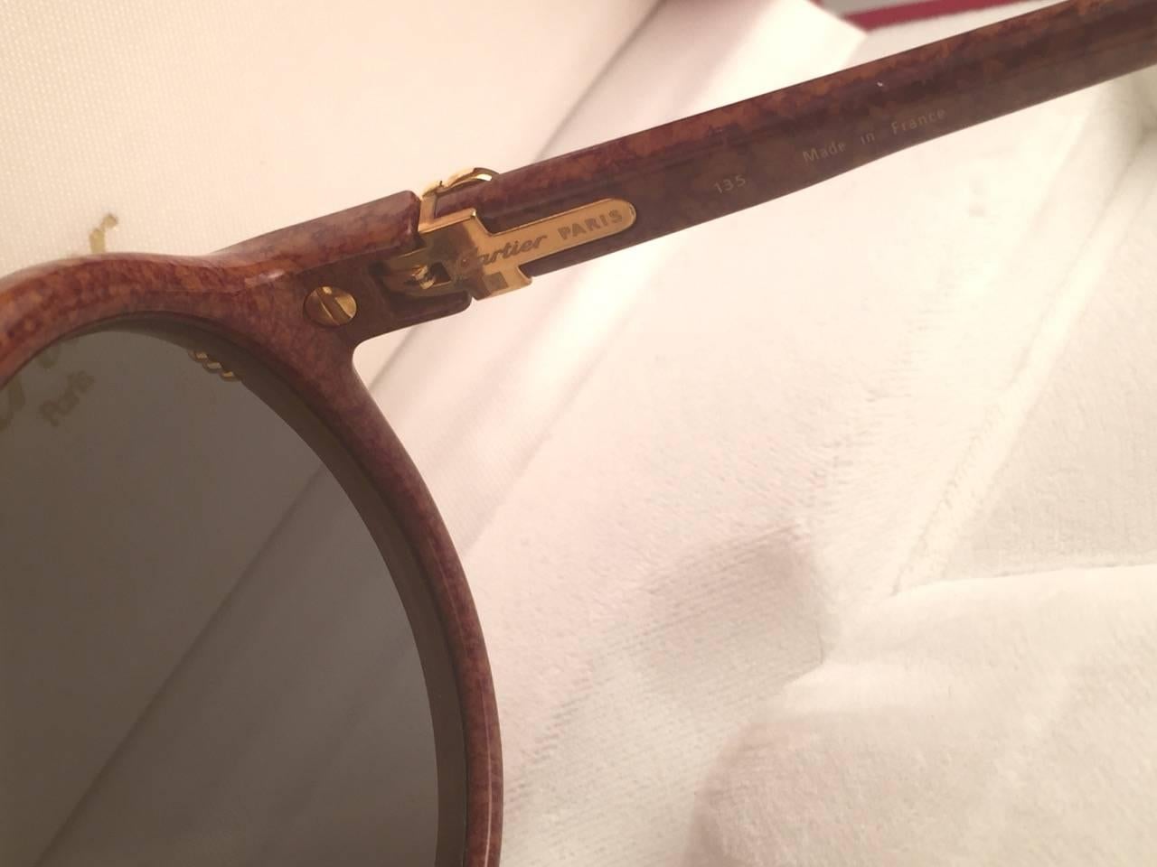 New Cartier Cabriolet Round Brown 52MM 18K Gold Sunglasses France 1990's In New Condition In Baleares, Baleares