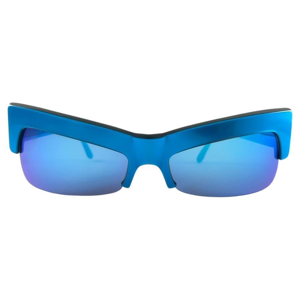 Nouvelles lunettes de soleil vintage Montana 522 à monture électrique bleue, fabriquées en France, années 80 en vente
