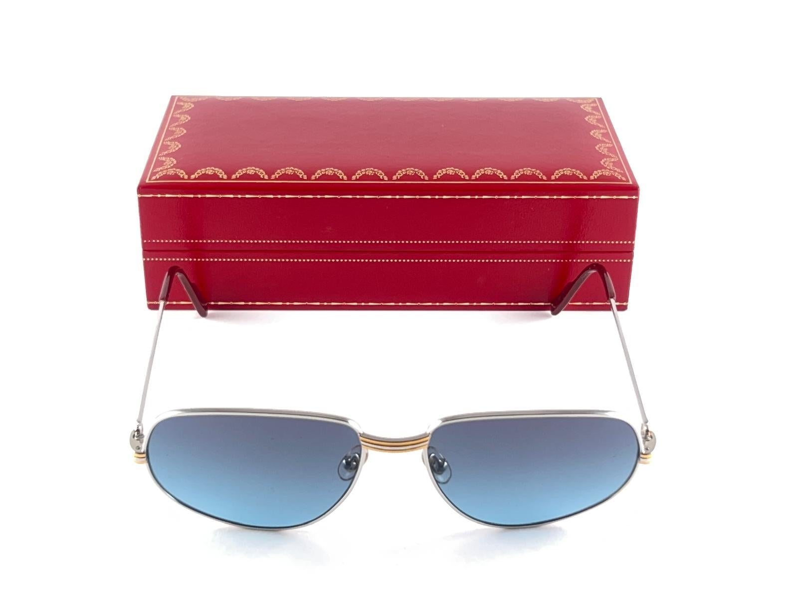 Cartier Vintage Romance Vendome 56mm Platinum France Sunglasses In Excellent Condition For Sale In Baleares, Baleares